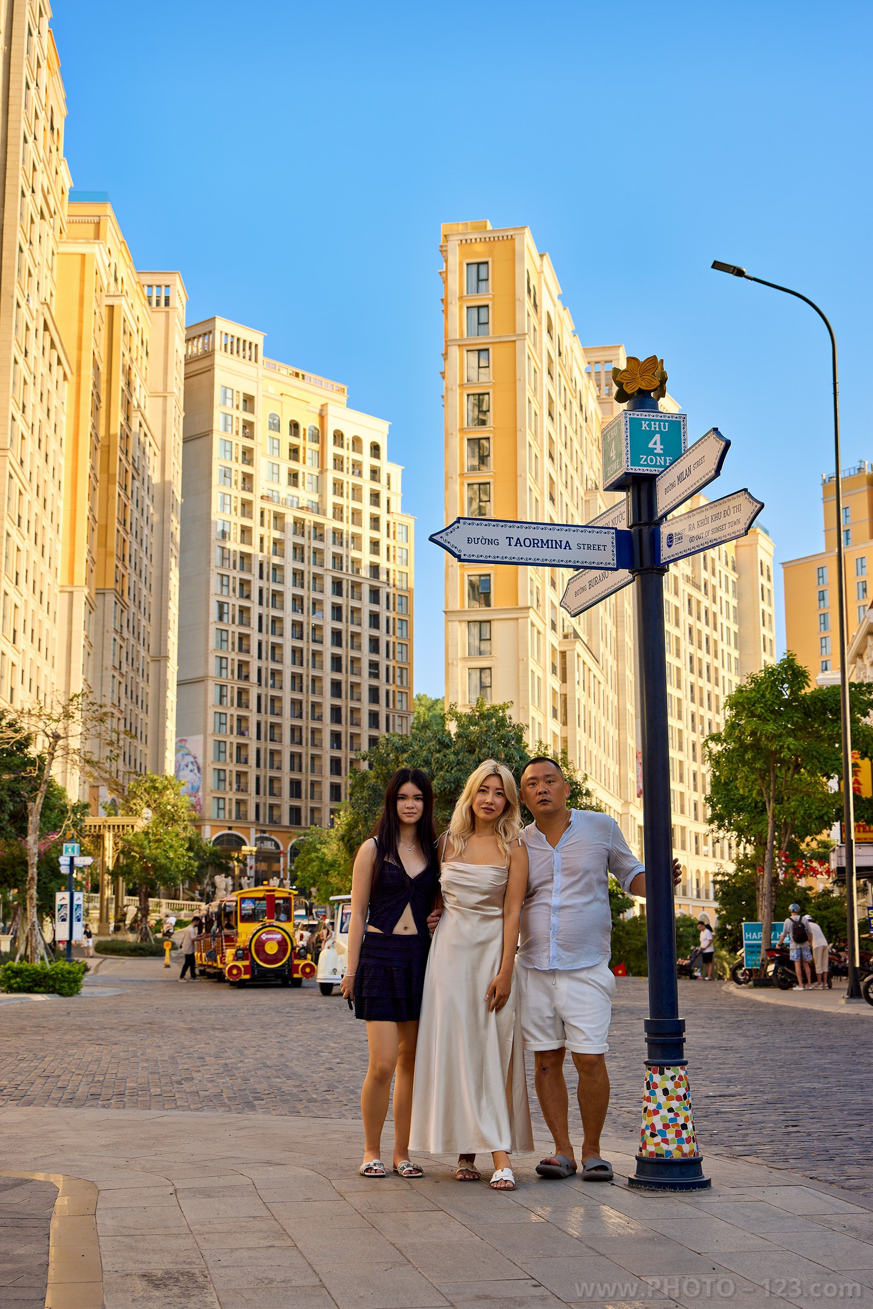 Sunset Town Family Portraits. Фотограф в Нячанге: коммерческая и семейная съемка | photo-123.com