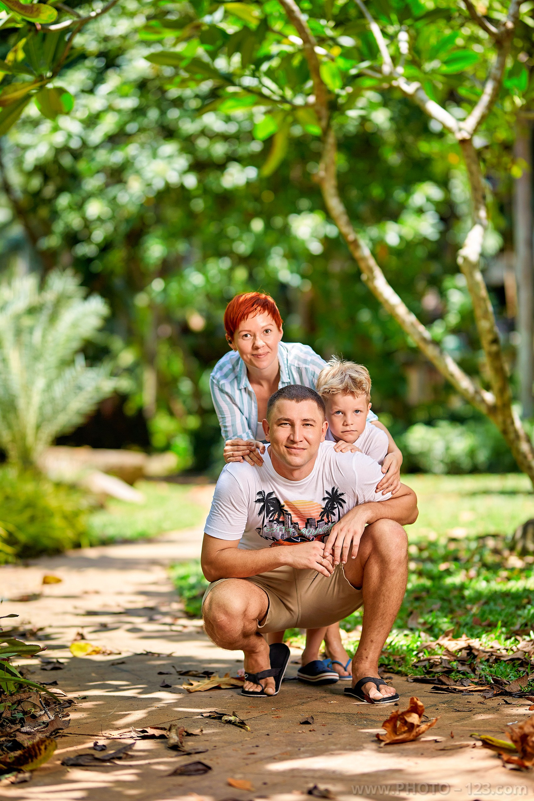 Family Photoshoot in Tropical Park & Beach. Фотограф в Нячанге: коммерческая и семейная съемка | photo-123.com