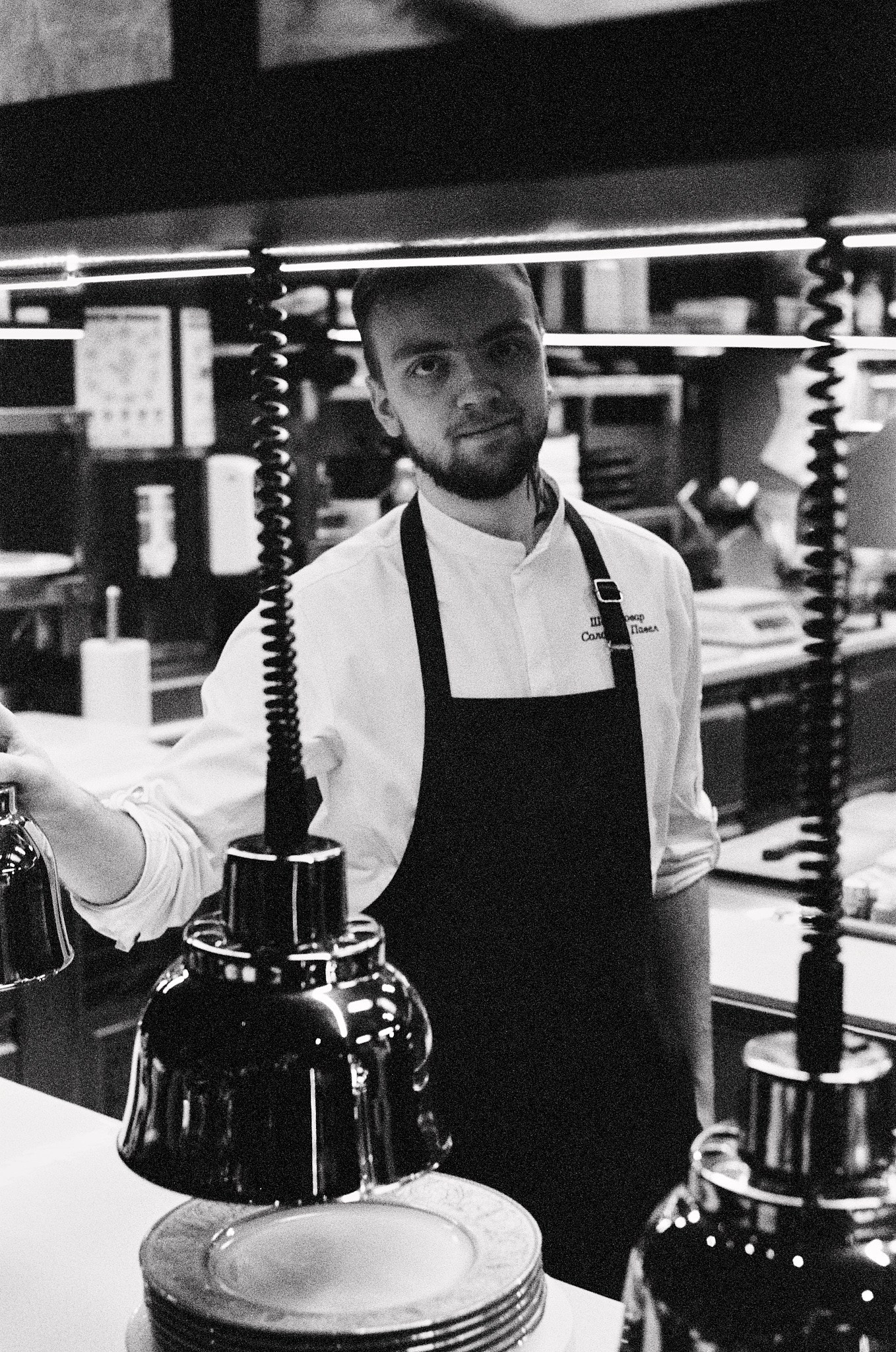 Люди. Персоны. Другой Павел Поцелуев — плёночная фотография и мастерство мясного дела