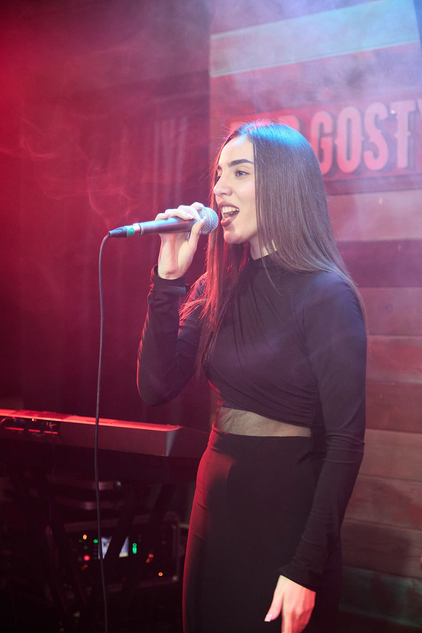 Концерт в баре «Гости». Фотограф Омск | Александр Вандеров