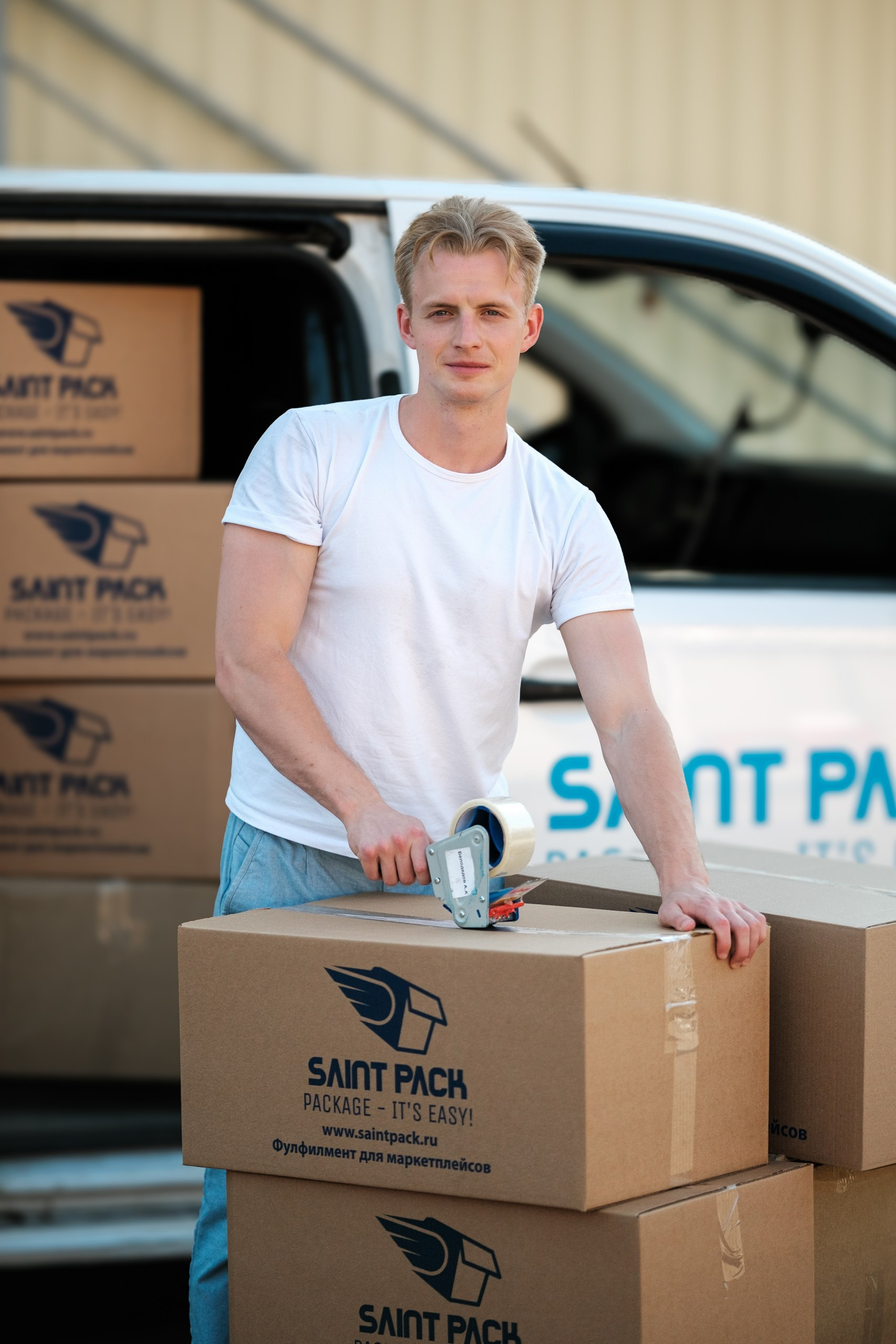 SaintPack, фуллфилмент. Интерьерный фотограф и видеограф в Санкт-Петербурге Вадим Балбашевский