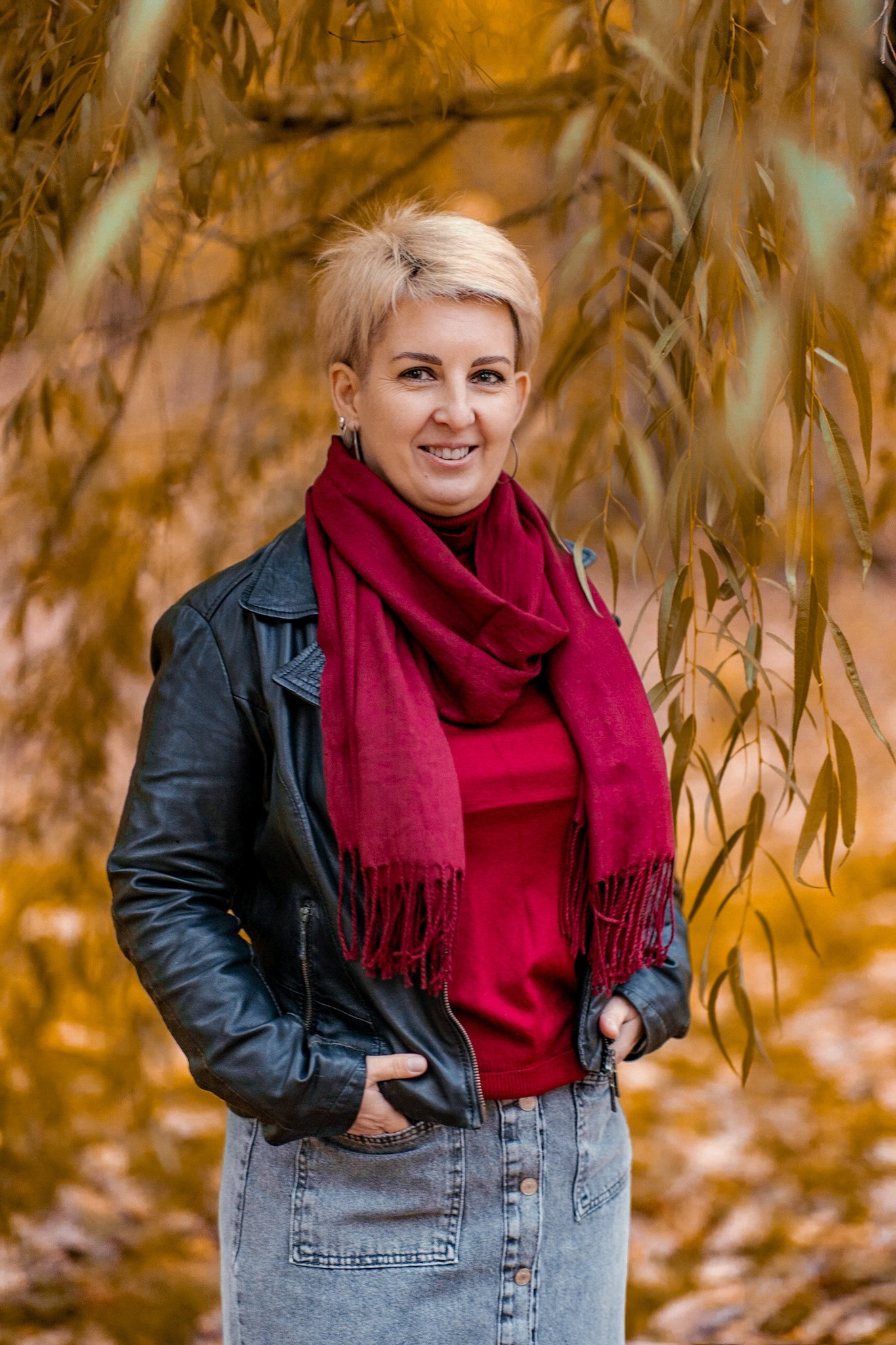 девушка в шарфе