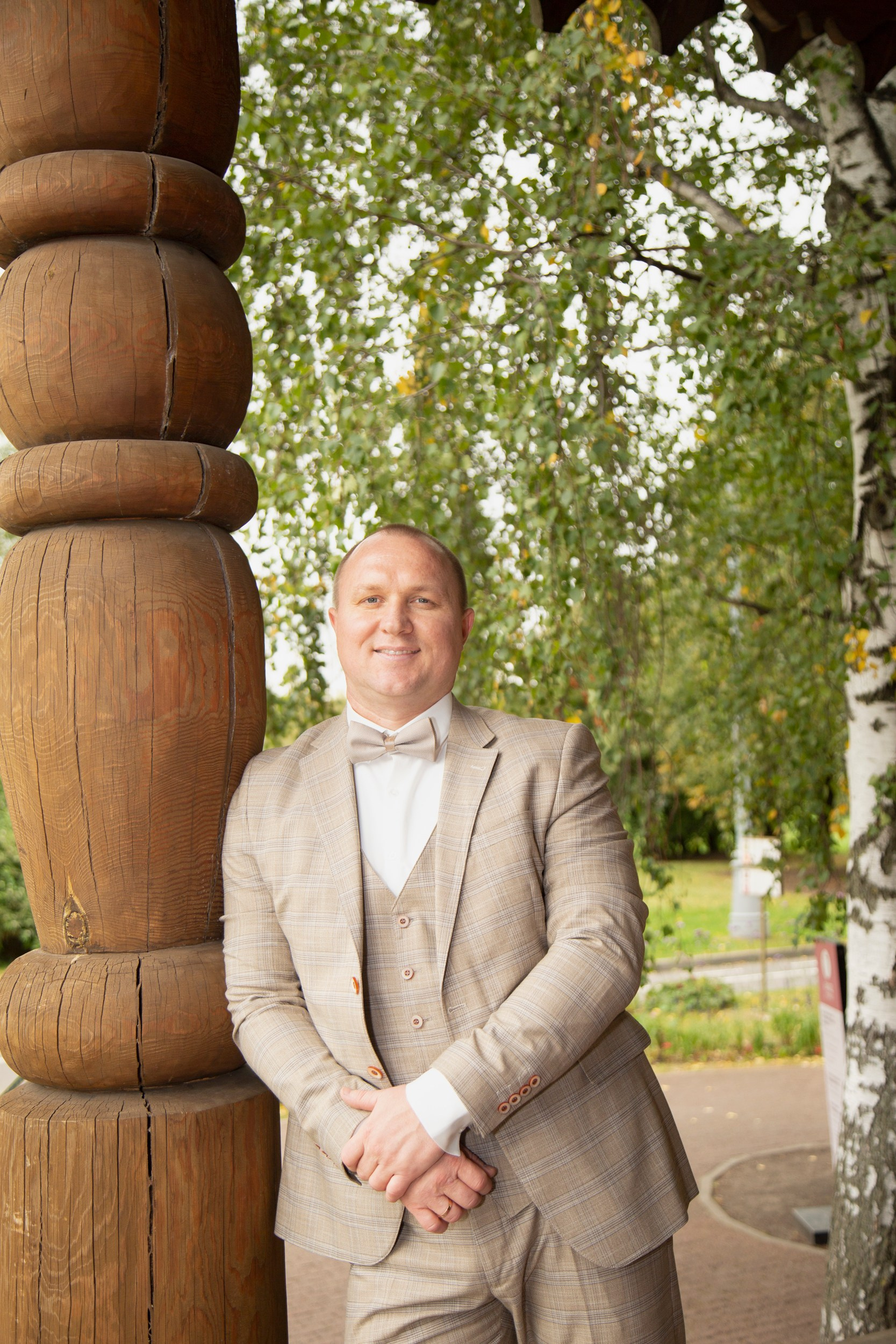 Свадебная фотосессия бракосочетания во Дворце Алексея Михайловича в Коломенском в Москве для Ирины и Андрея. Фотосессия в студии в Москве от профессионального фотографа услуги по доступным ценам