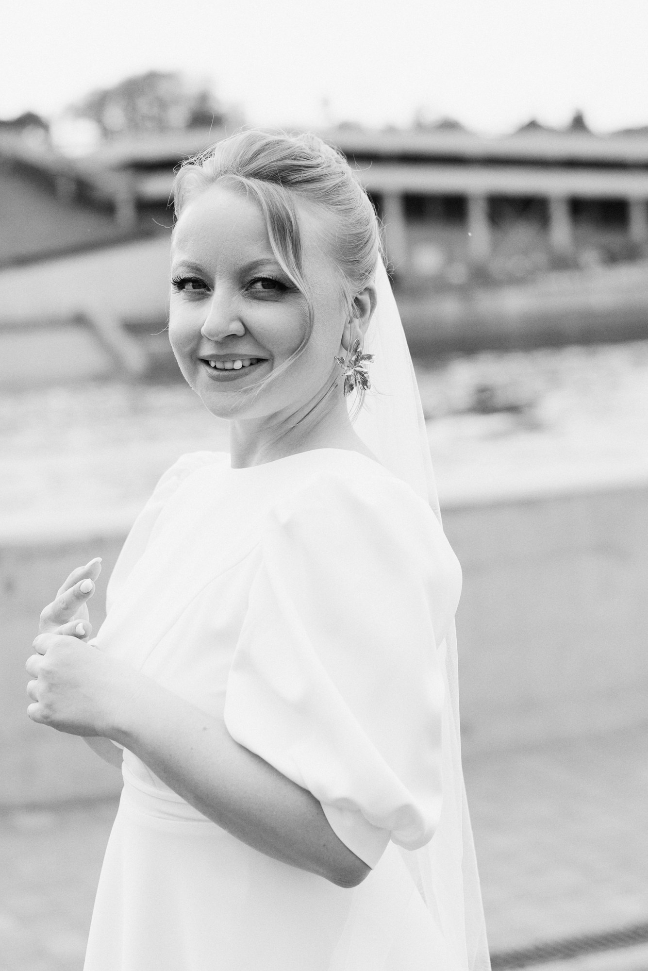 Свадебный фотограф в Тюмени — Фотосессия Павла и Марии на Набережной. Портретный фотограф Тюмень Дарья Мустафина