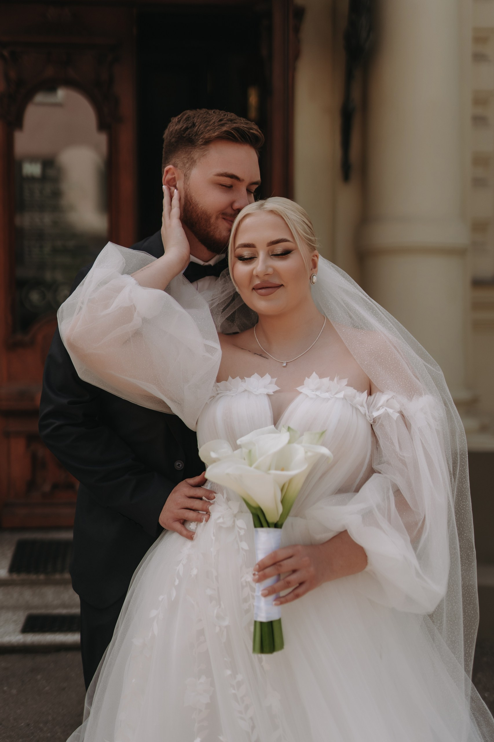 Почему сложно найти фотографа на 2–3 часа в свадебный сезон