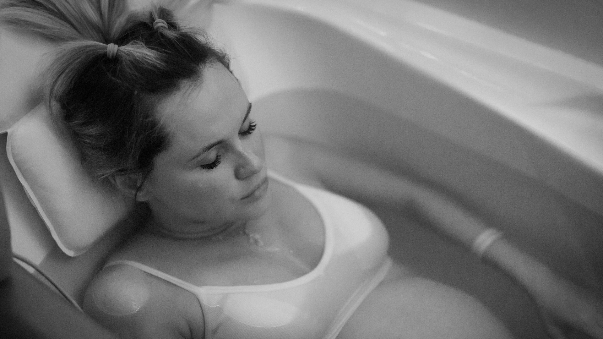 Видео рождения. Яна Кром Фотограф ньюборн в Москве