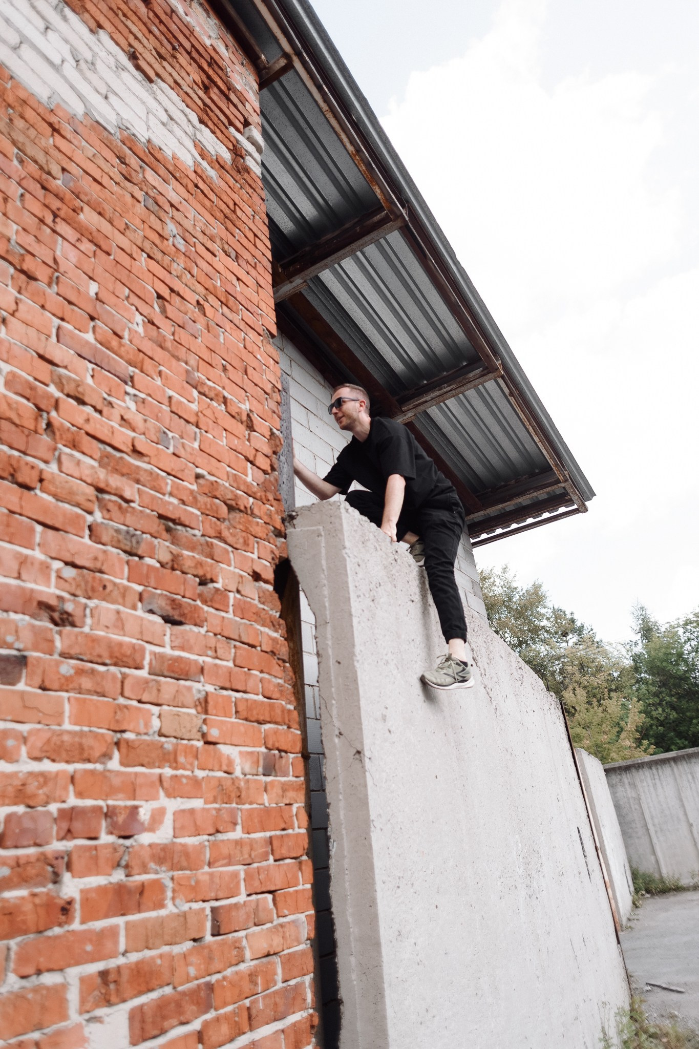 Мужская спортивная фотосессия в Тюмени: боулдеринг и лайфстайл. Фотограф Дарья Мустафина, Тюмень