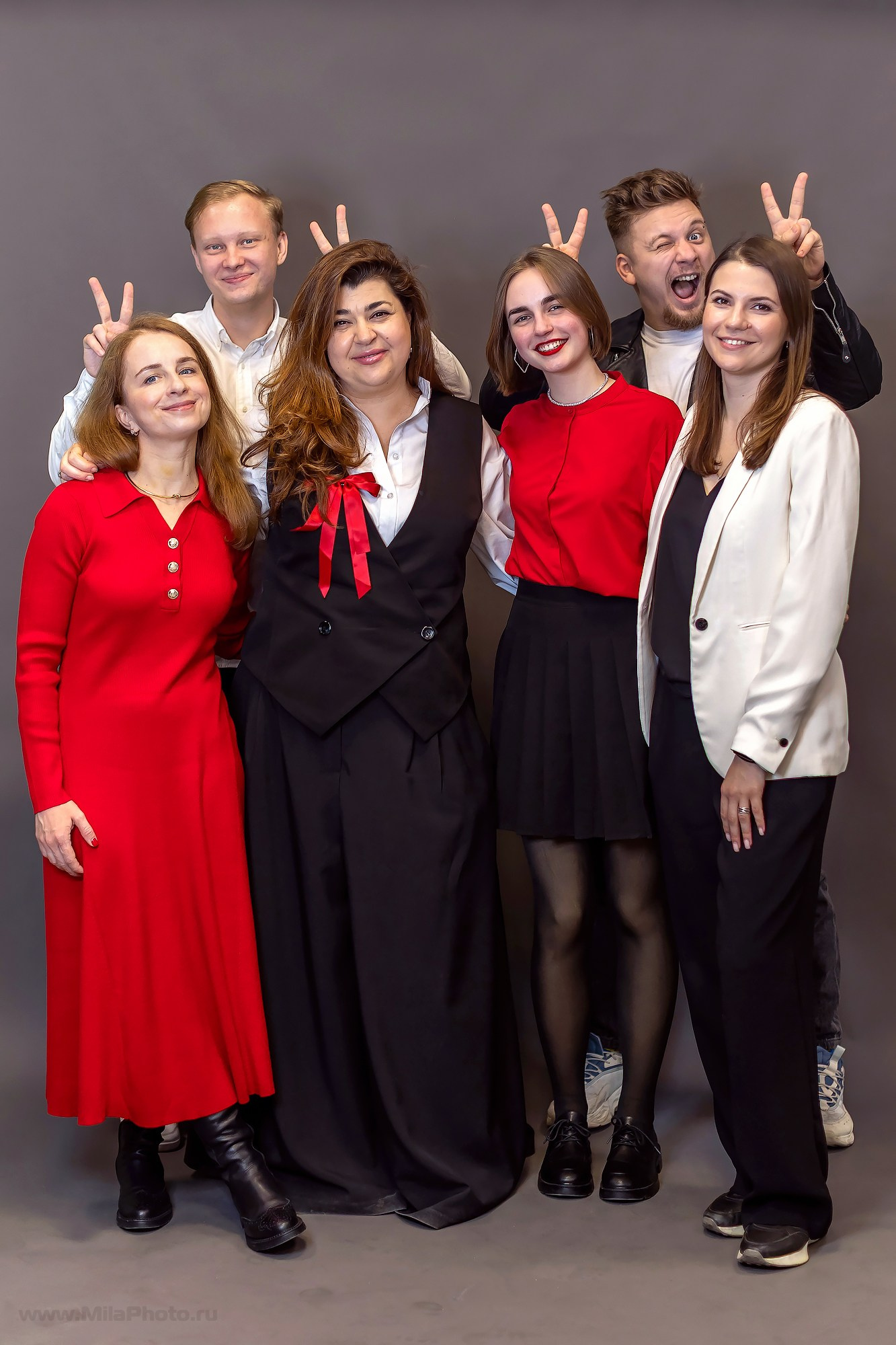 Галерея съемок в студиях. Фотограф и видеограф Москва. Свадебный фотограф, видеограф. Выпускные альбомы. Оживающие альбомы