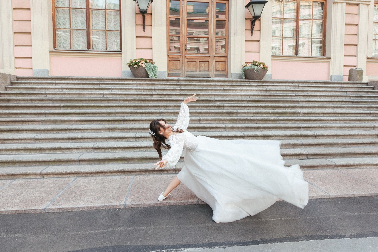 Свадебная прогулка в СПб, фотограф Денис Шмигирилов. Фотограф крещение венчание в Петербурге! Помогает подобрать храм и посоветовал душевного батюшку в СПб