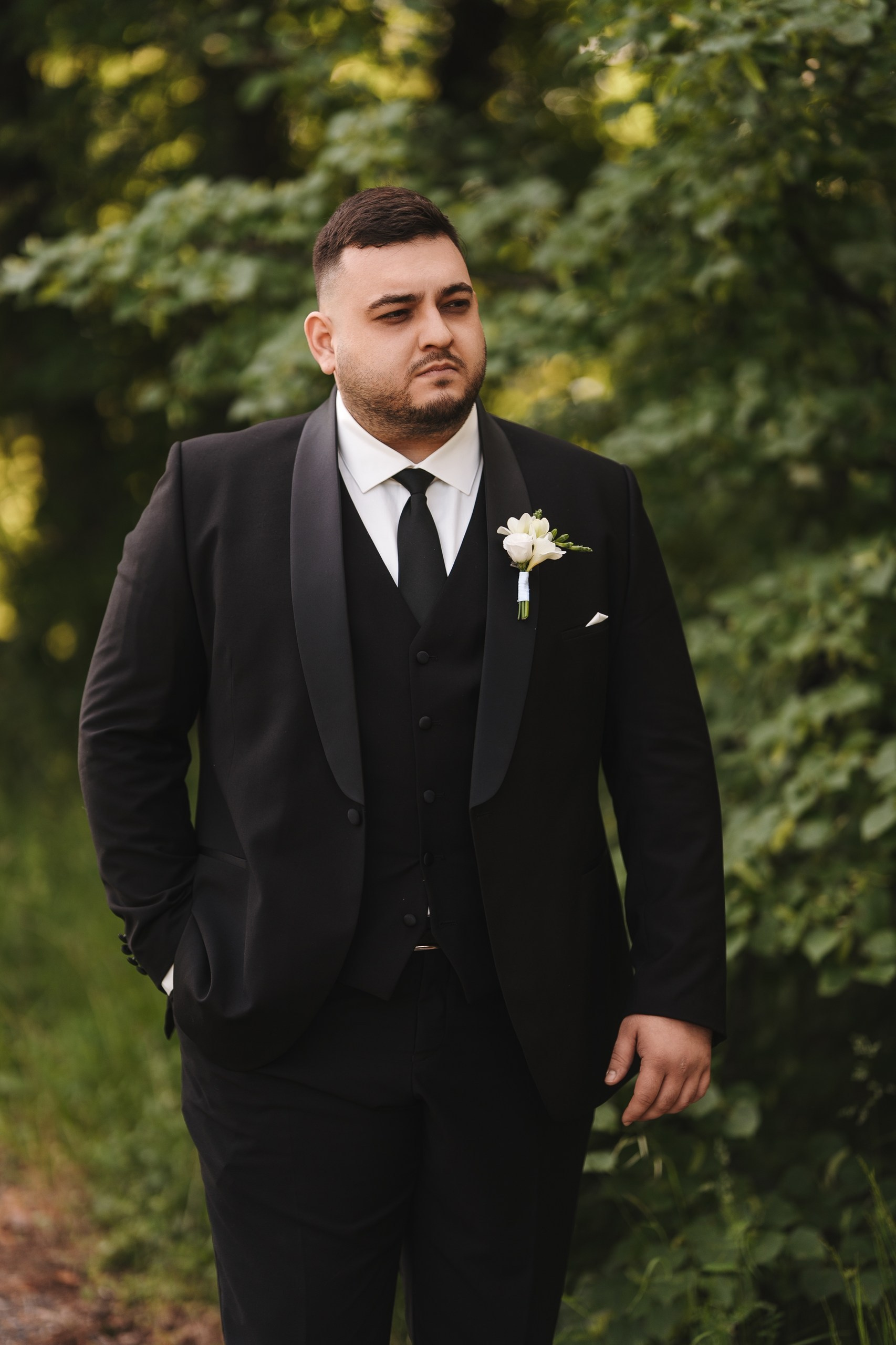 Свадьба 7 июня 2026 года — фотосессия, ЗАГС и банкет в шатре «Под облаками» в Нагаево с ведущим Артуром Ильясовым