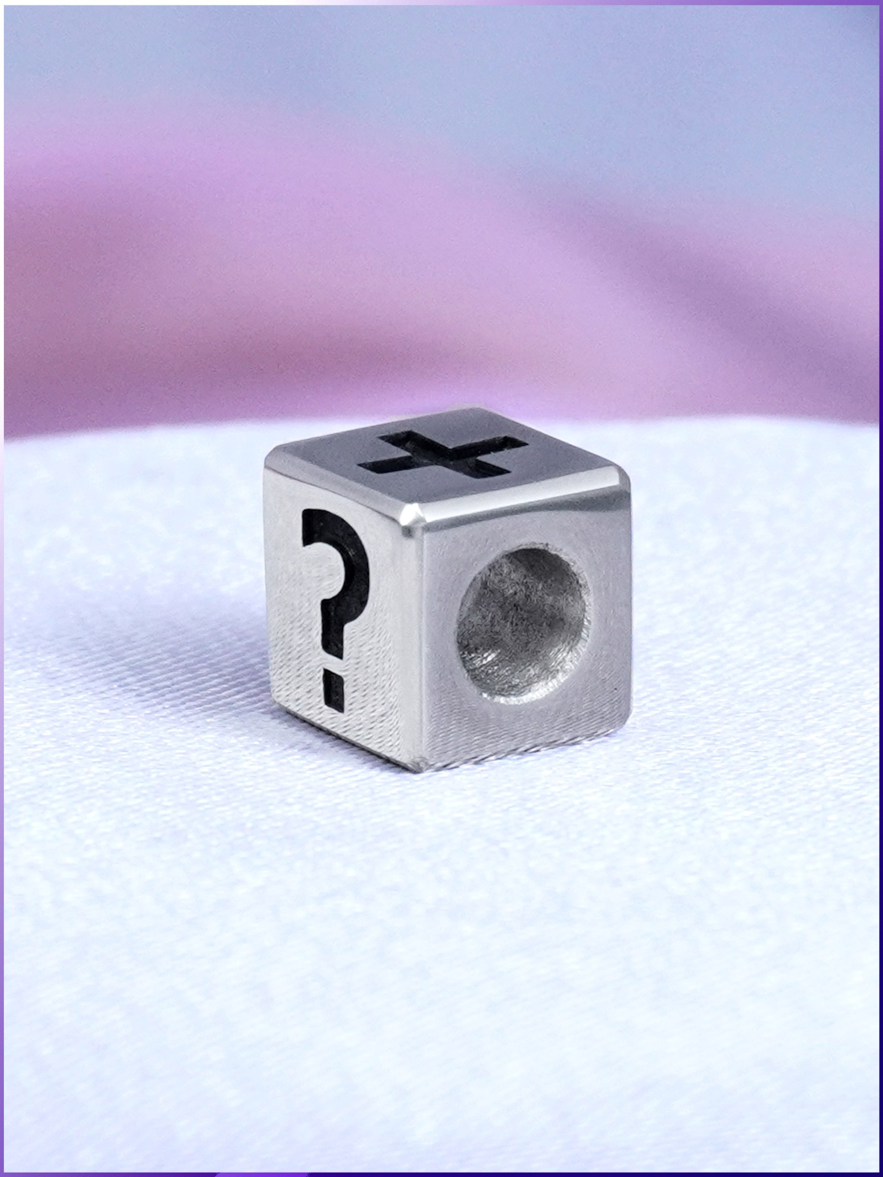 Подвеска «Кубик» — современный и стильный подарок от Joker-Studio