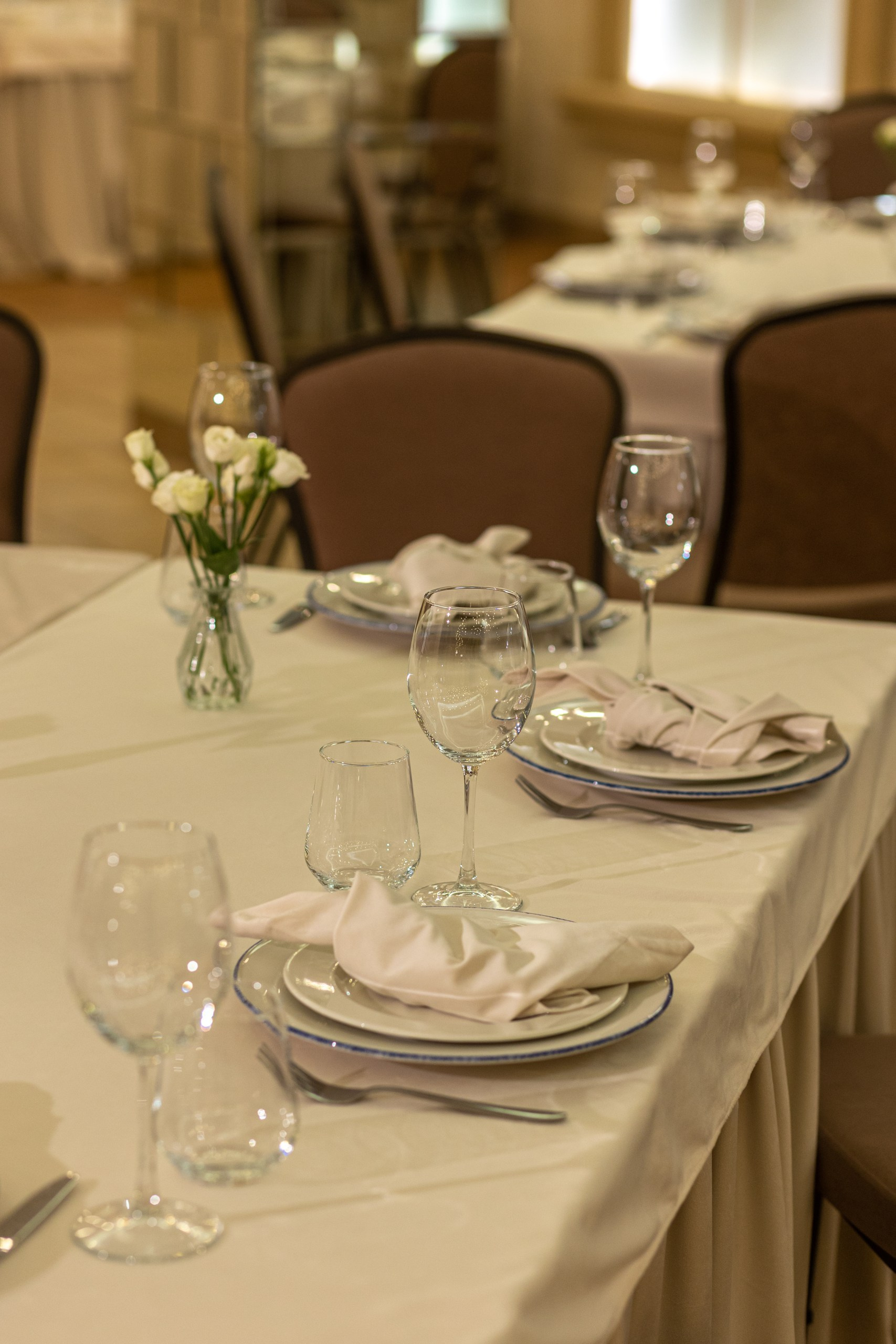 Банкетный зал ресторана Дача. Фотограф в Оренбурге. Профессиональный фотограф