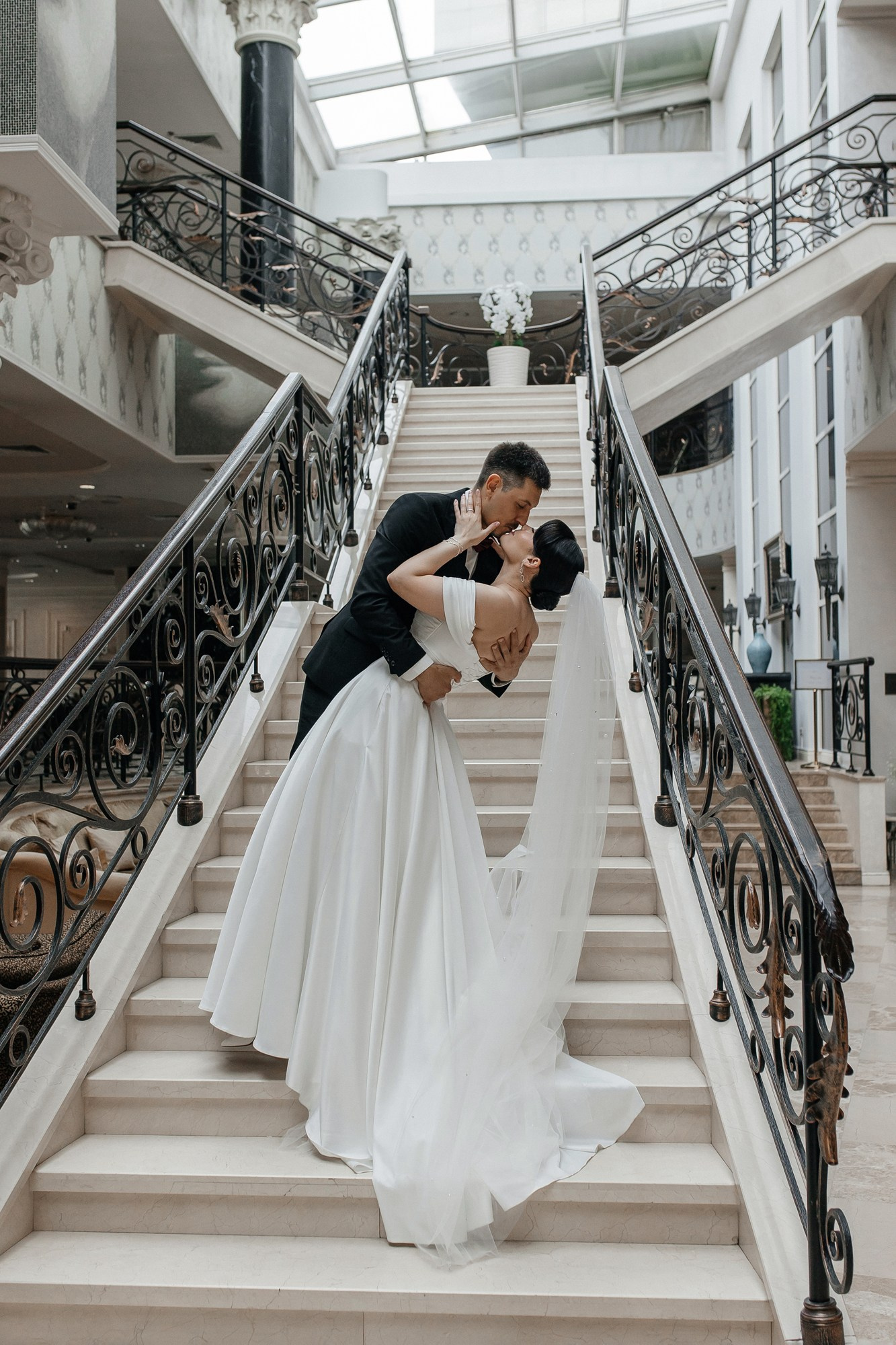 Самые красивые отели Москвы для свадебной фотосессии. Свадебный фотограф в Москве Дарья Олендарёва