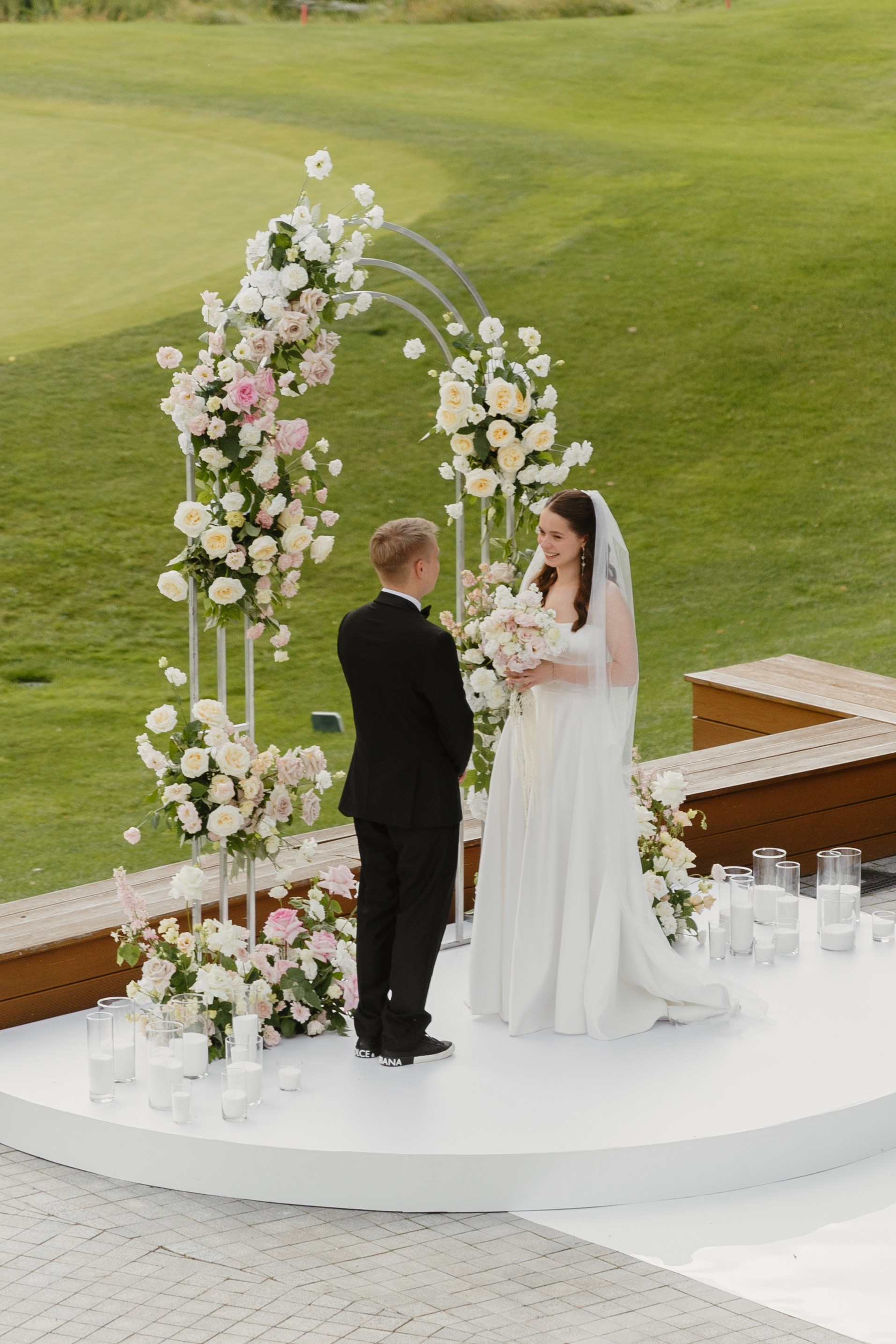 ВЕДУЩИЙ ПАВЕЛ ЕЛОВСКИХ