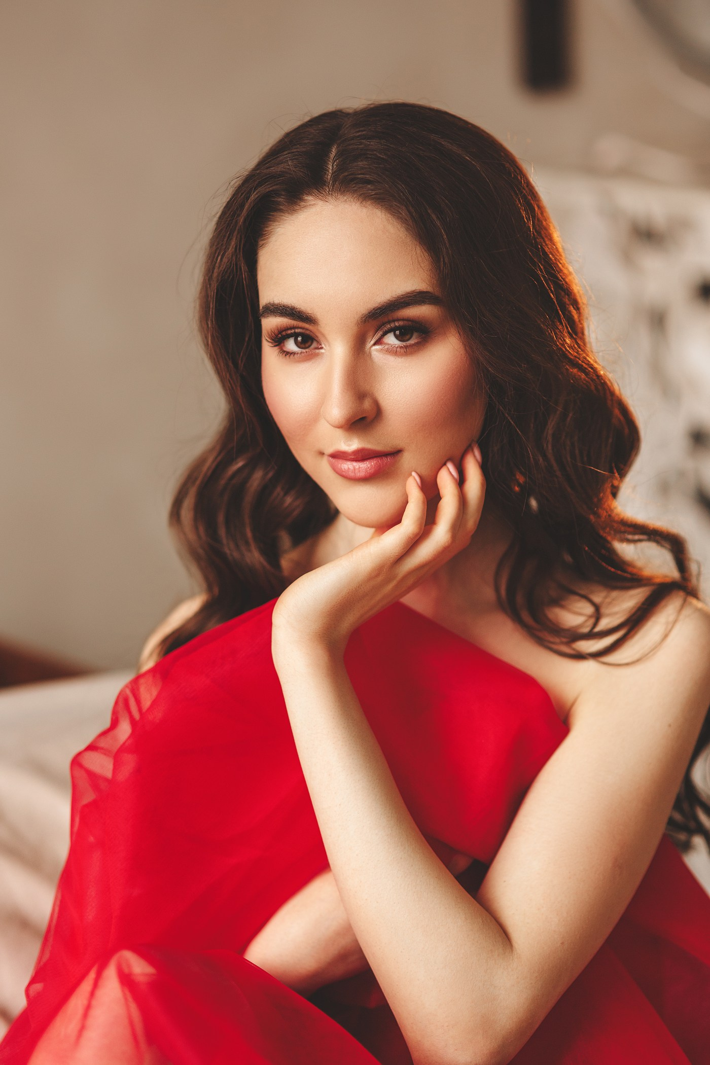 Фотосессия в стиле Моники Беллуччи: женственность, красный цвет и магия кадра. Профессиональный фотограф в Москве. Елена Шуваева