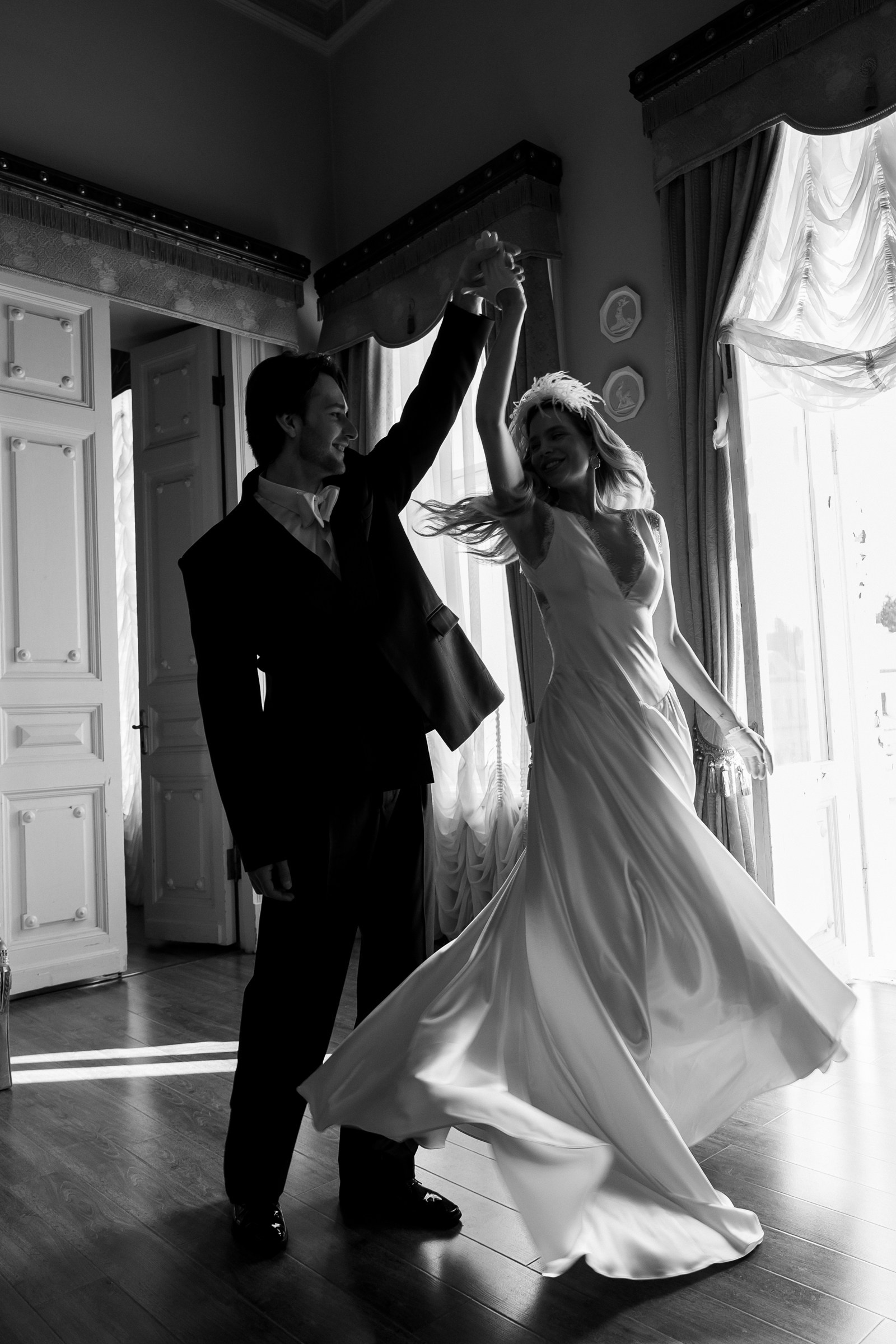 Свадебная фотосессия в усадьбе Середниково. Свадебный фотограф в Москве Элина Ларченкова. Фото, которые цепляют