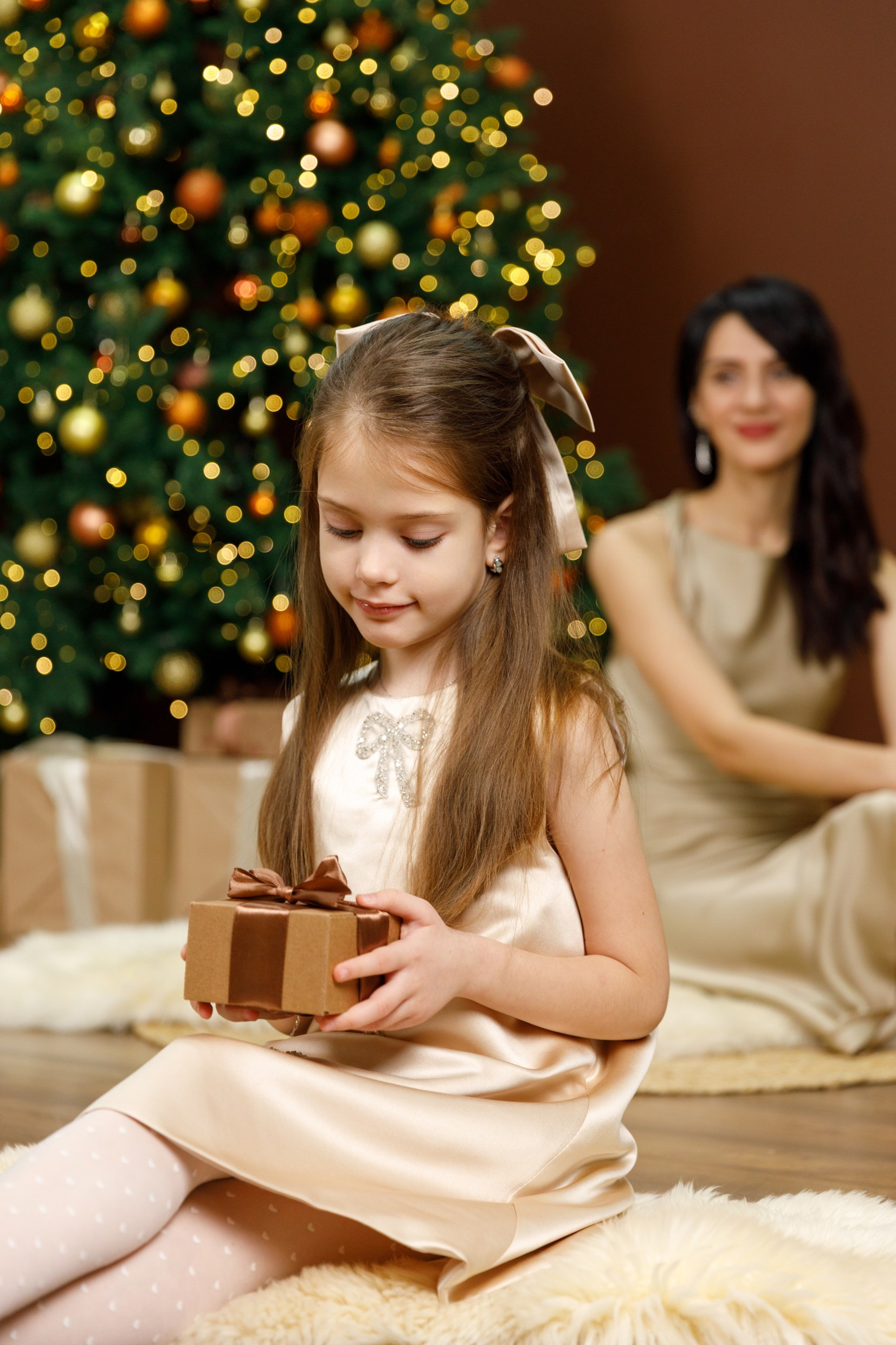 Новогодняя фотосессия для мама и дочки. Фотограф Анна Телекаева, выпускные альбомы, семейные и репортажные съемки в Омске