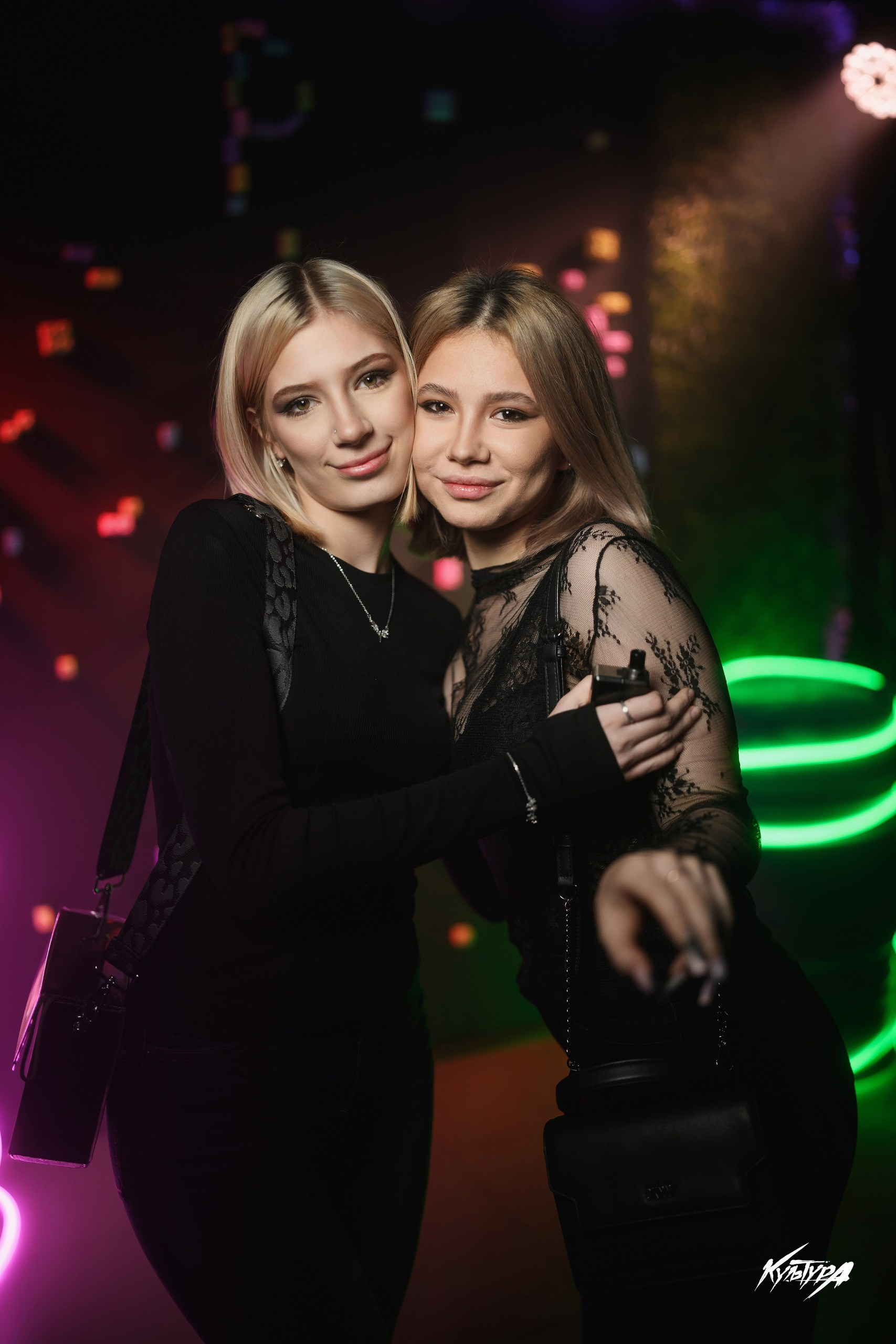 Клубная фотосъемка в Петропавловске-Камчатском, Репортажная фотосъемка в ночном клубе в Петропавловске-Камчатском, Фотосъемка вечеринок в Петропавловске-Камчатском, Эмоции на клубной фотосессии в Петропавловске-Камчатском, Профессиональная фотосъемка в клубе в Петропавловске-Камчатском.