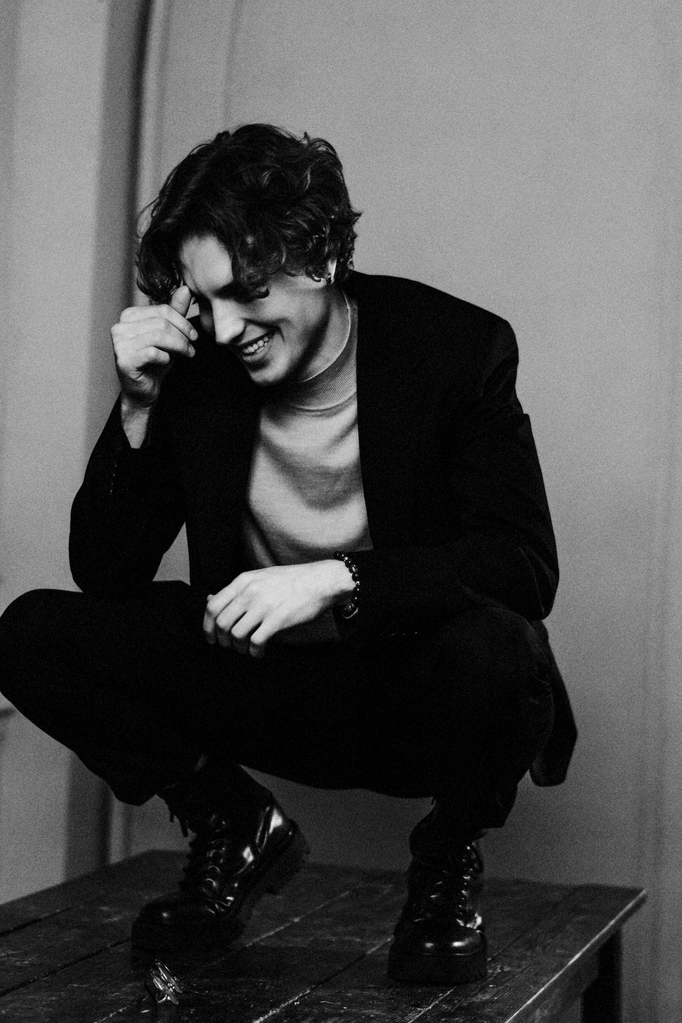 Киношный мужской портрет в студии Файнарт Тюмень — Мужской фотограф Дарья Мустафина. Портретный фотограф Тюмень Дарья Мустафина