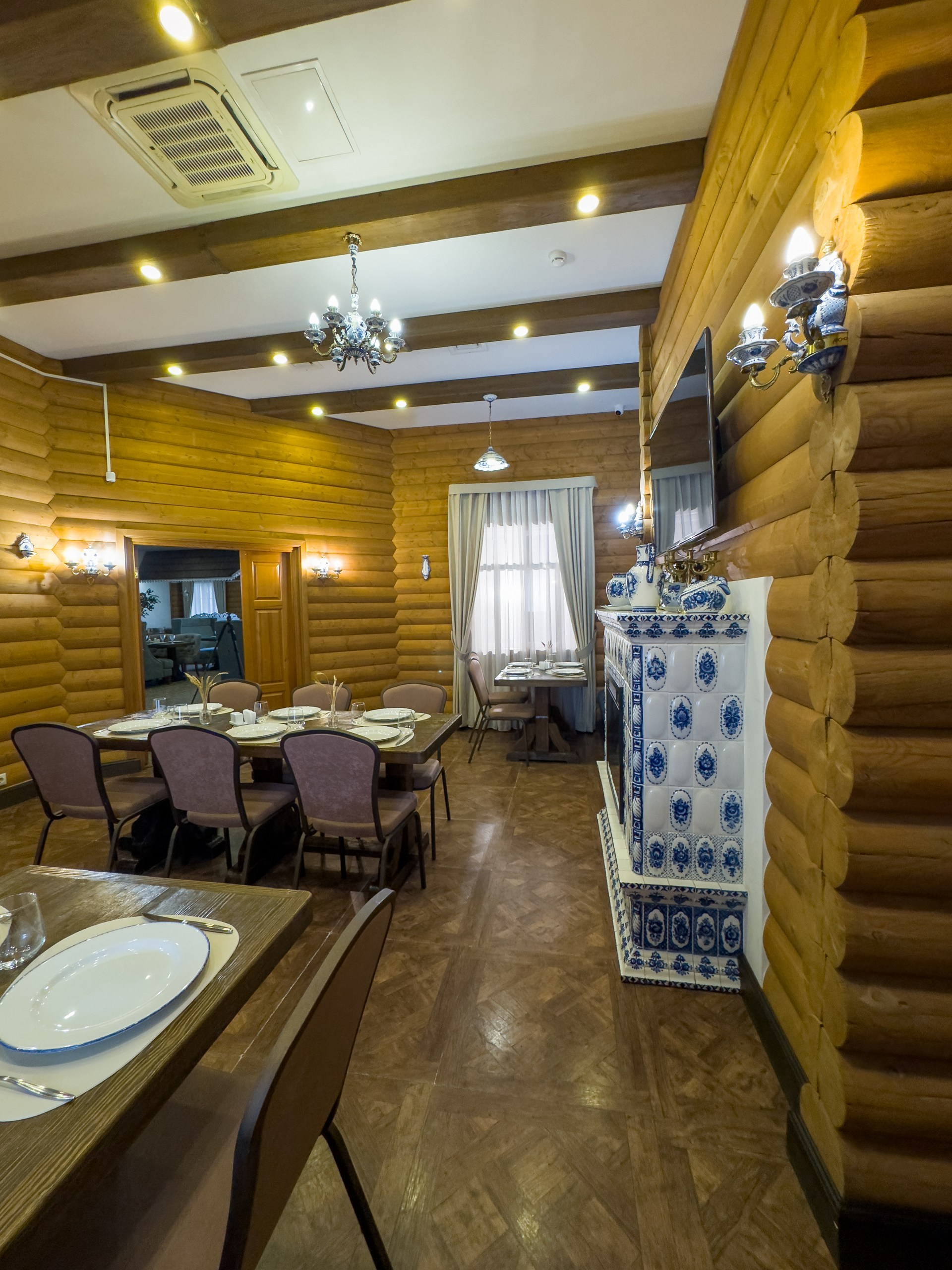 Банкетный зал «Гжель», ресторана «Дача ". Фотограф в Оренбурге. Профессиональный фотограф