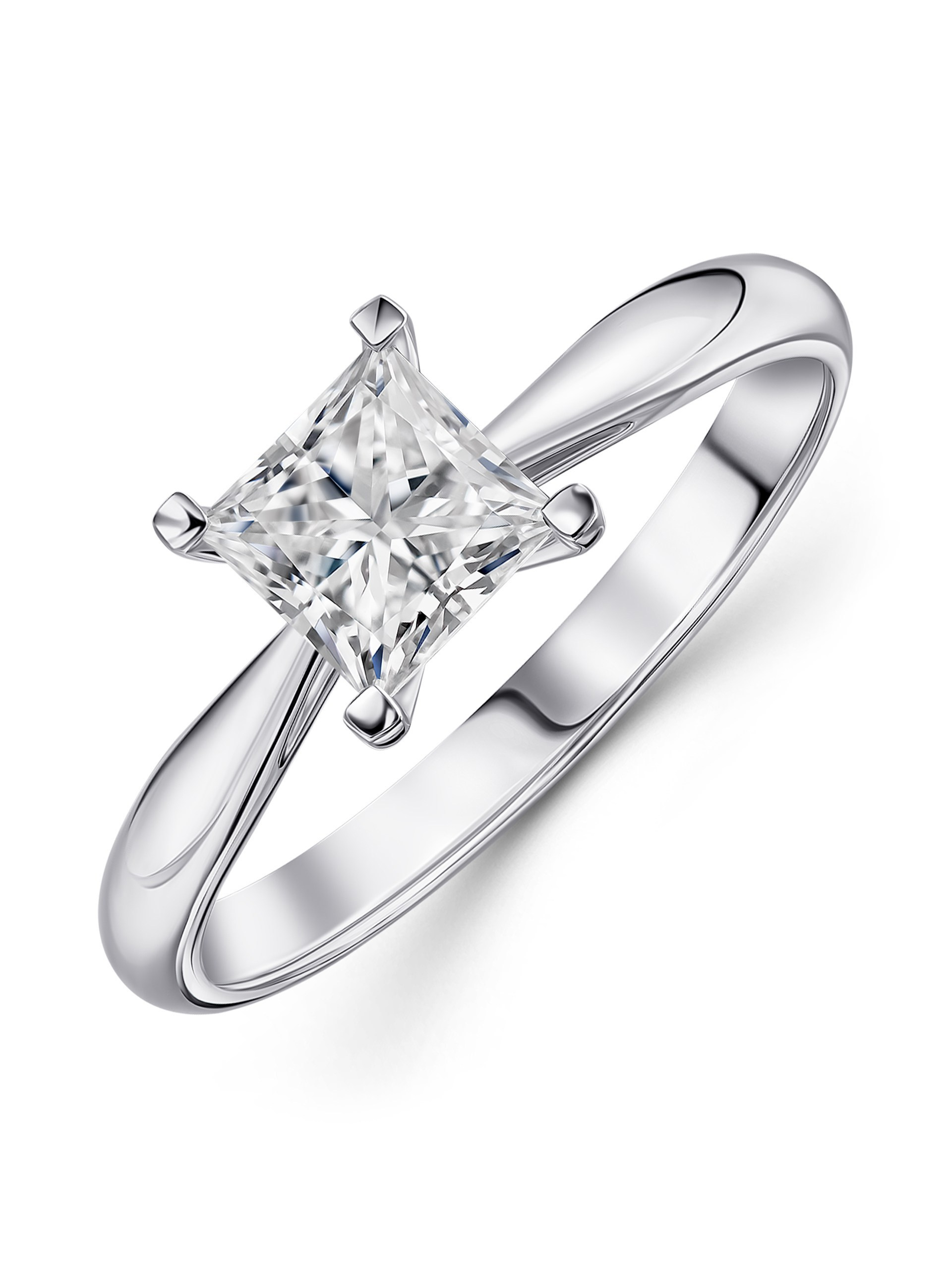 Каталожное фото - кольцо из белого золота с бриллиантом на белом фоне UCCRASHE