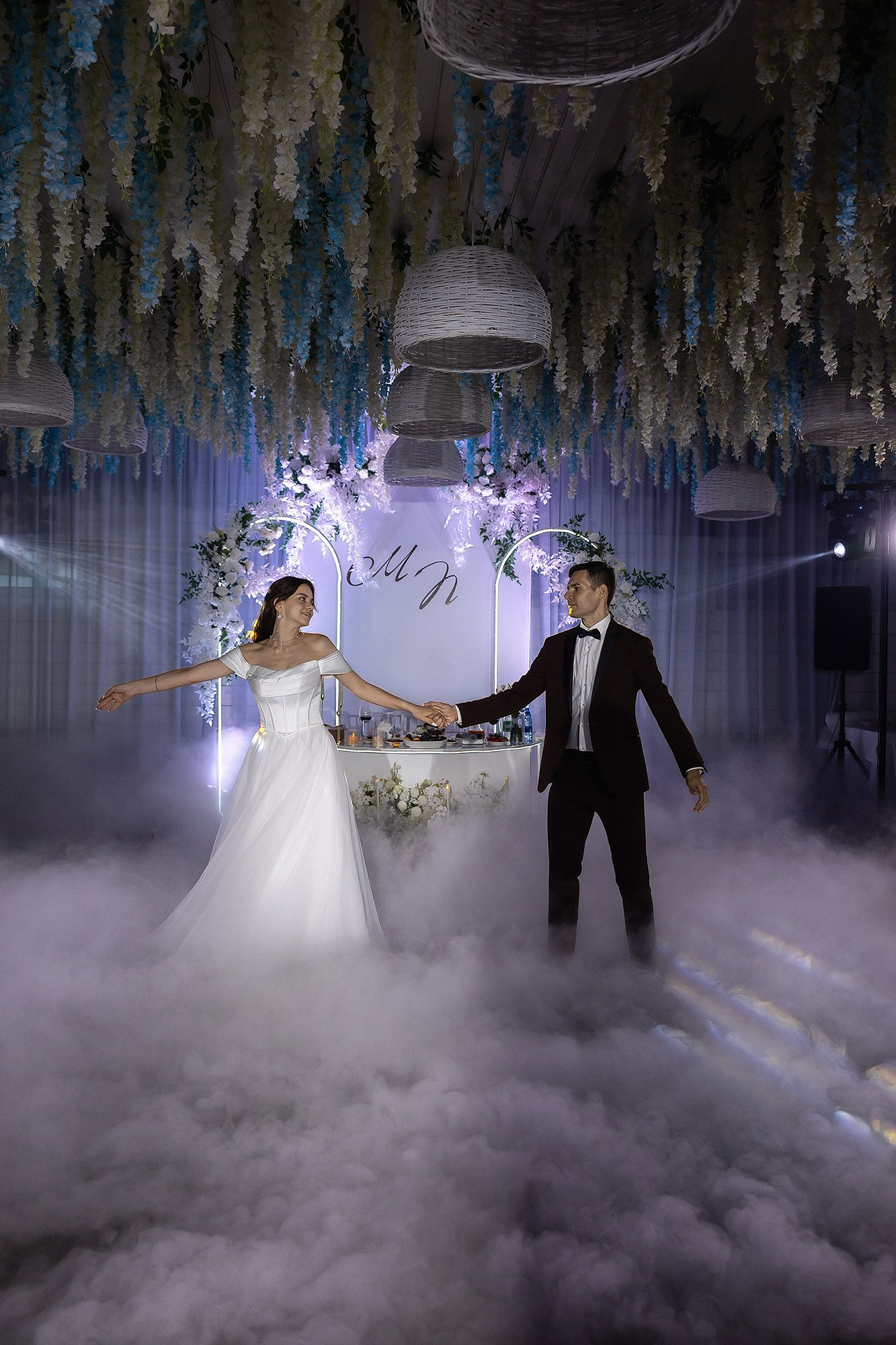 танец молодожёнов с тяжёлым дымом, световой оператор в самаре