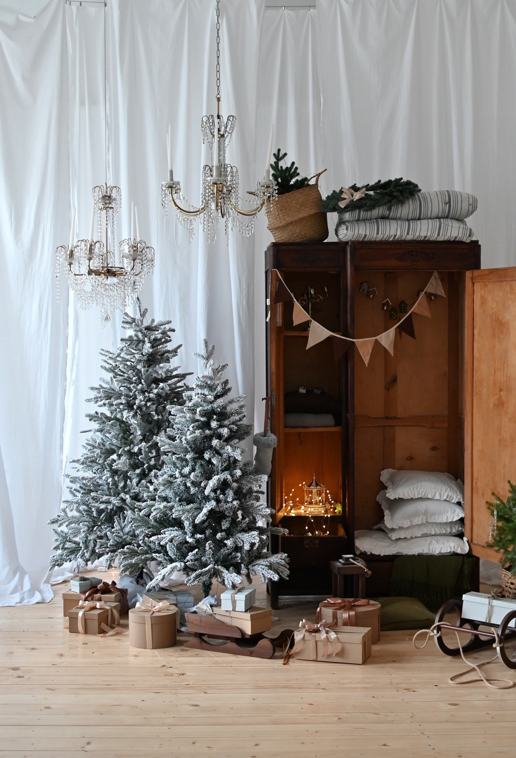 Фотостудии Севастополя. Лучшие фотостудии Севастополя. Фото интерьера фотостудий. Актуальные фото фотостудий Севастополя. Профессиональная фотосъемка в Крыму. Натуральные эмоции и живые кадры. Забронируйте дату прямо сейчас!