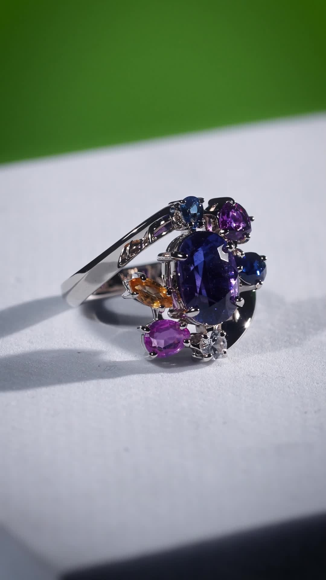 Предметная съёмка. Профессиональный видеограф в Москве — Ярослав Сергеев. Видеосъёмка под ключ: монтаж, цветокоррекция, саунд-дизайн, креативные видео