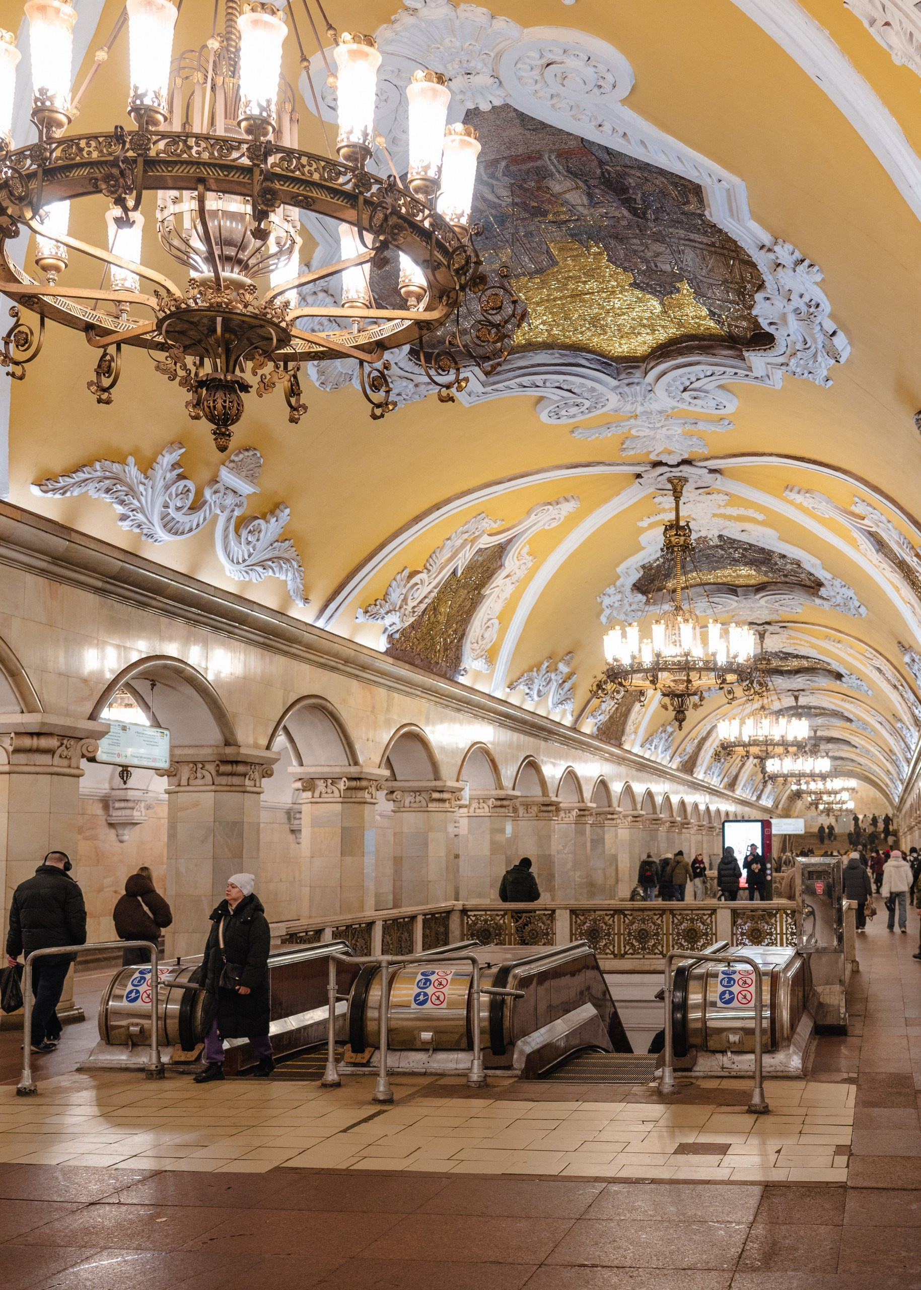 Парадные залы подземного дворца. П&П — Полезное с Приятным. Фотоэкскурсии — Москва на память. Экскурсовод и фотограф в Москве. Увези столицу в своём альбоме!