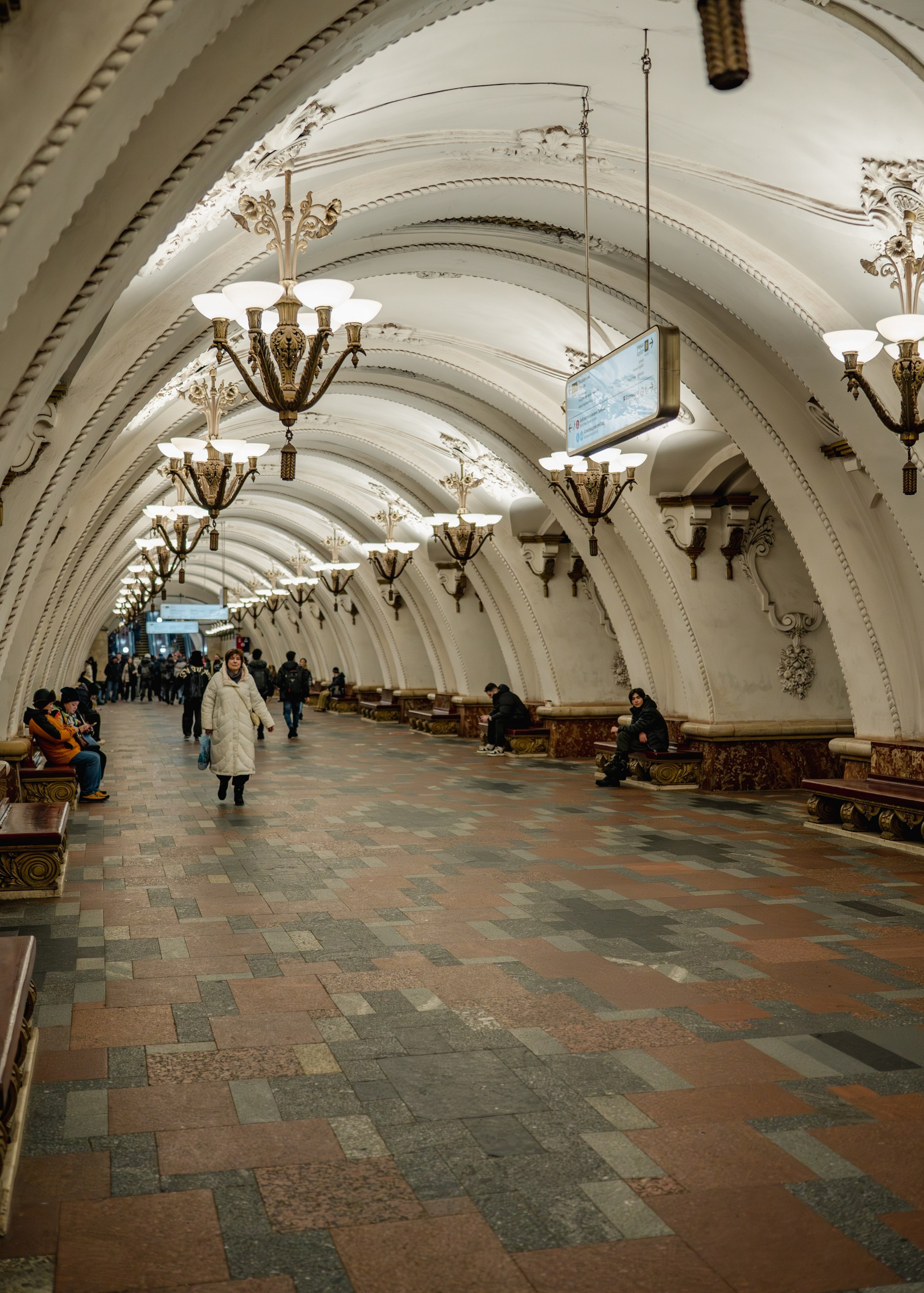 Парадные залы подземного дворца. П&П — Полезное с Приятным. Фотоэкскурсии — Москва на память. Экскурсовод и фотограф в Москве. Увези столицу в своём альбоме!