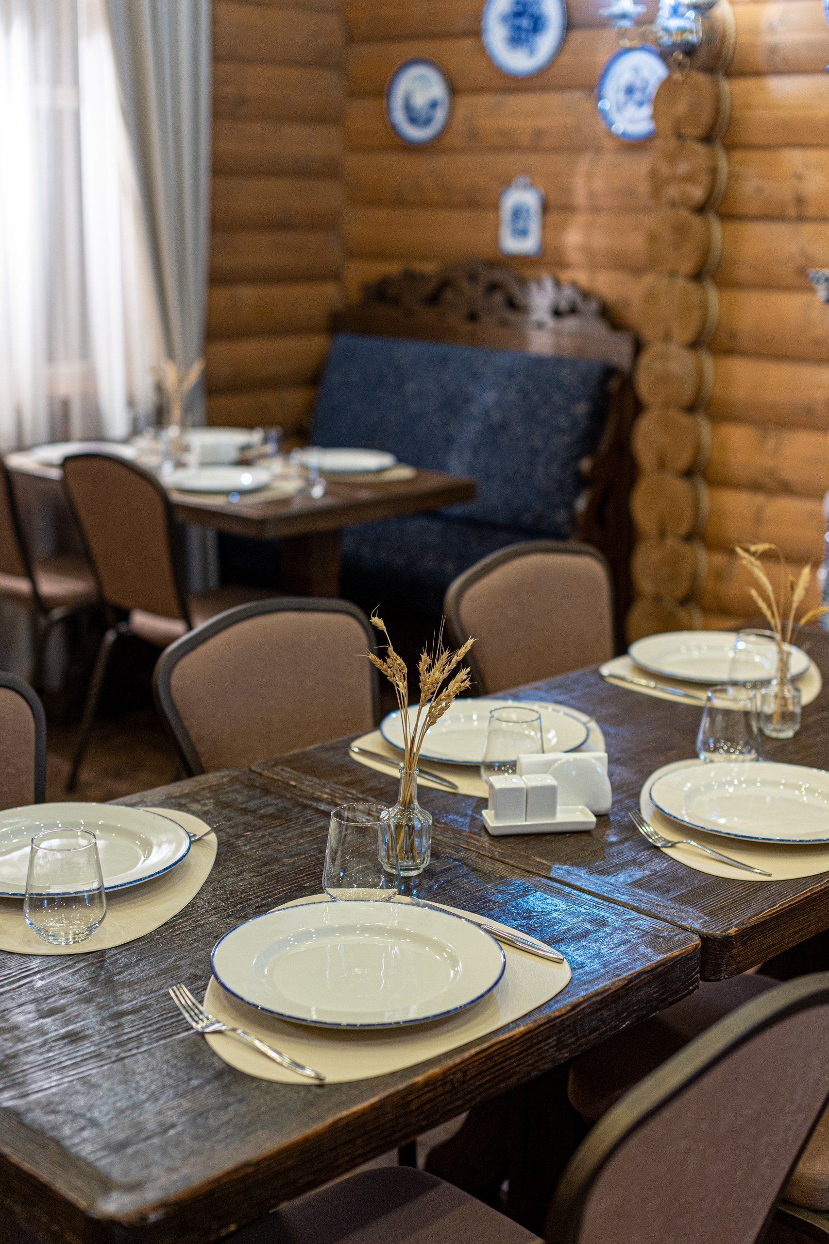 Банкетный зал «Гжель», ресторана «Дача ". Фотограф в Оренбурге. Профессиональный фотограф