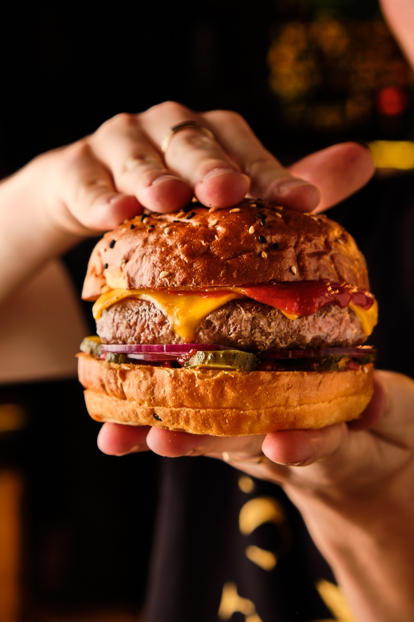 ბურგერის პრეზენტაციის ფოტო Wolt და Glovo მენიუსთვის თბილისში