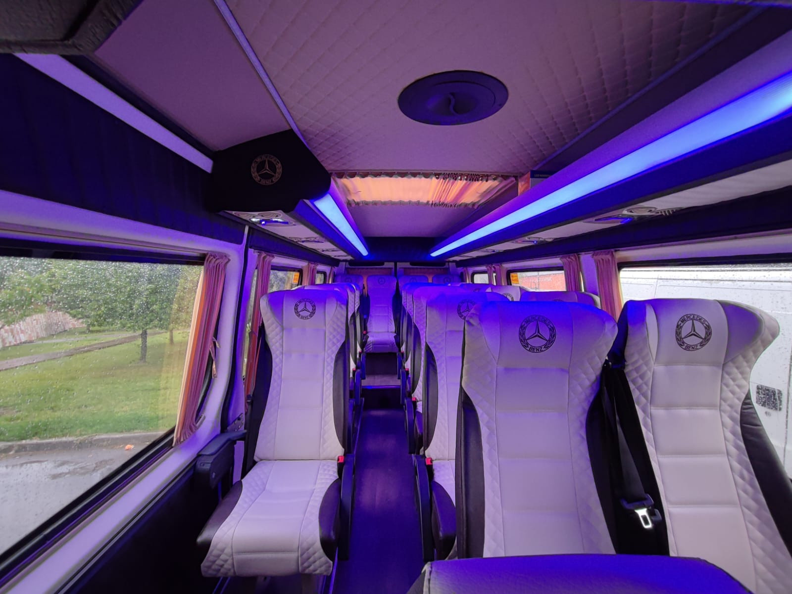 Аренда ягуар на свадьбу. Минивен на свадьбу. Праздничное агентство ПИОН