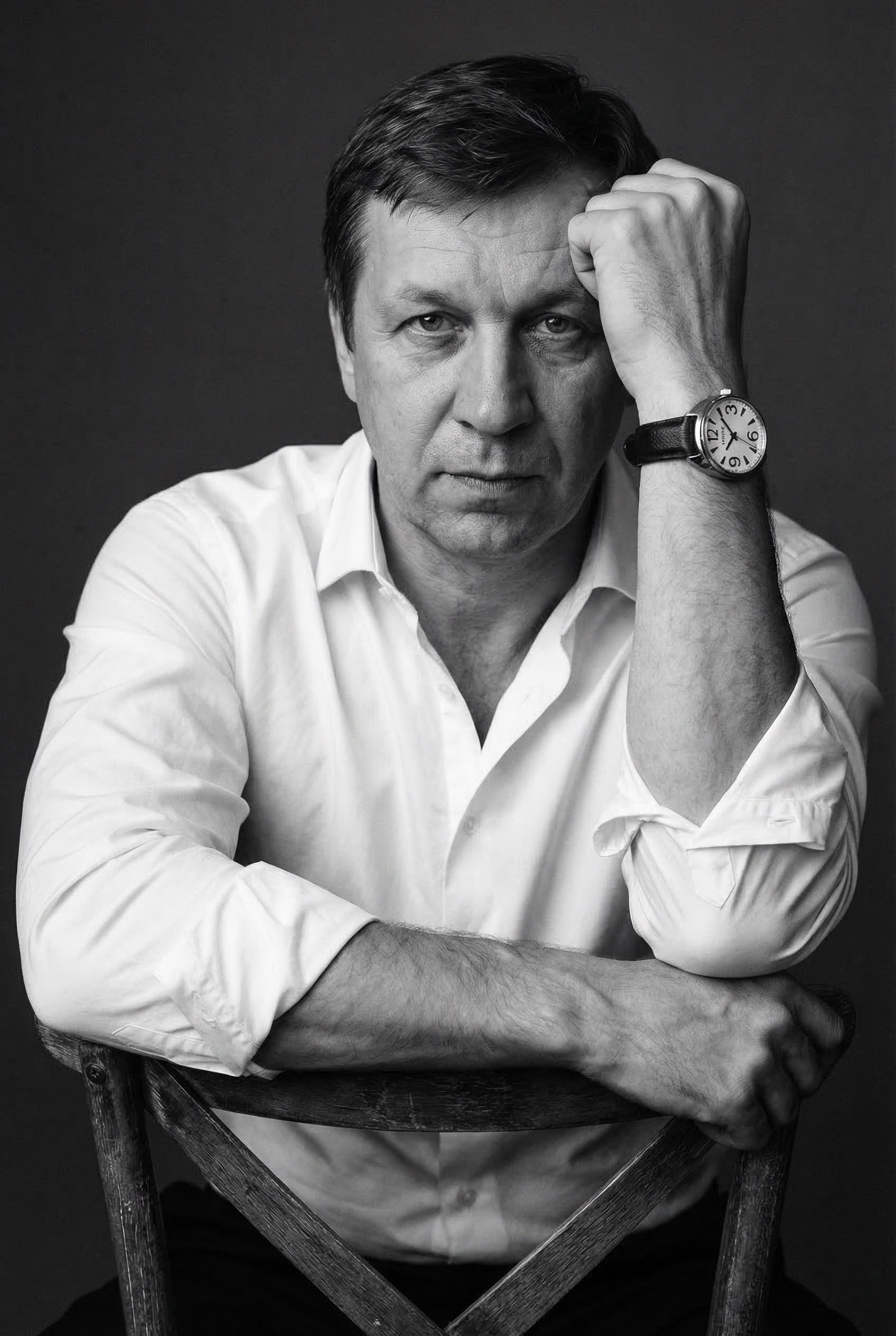 Фотосессия мужская юриста в студии