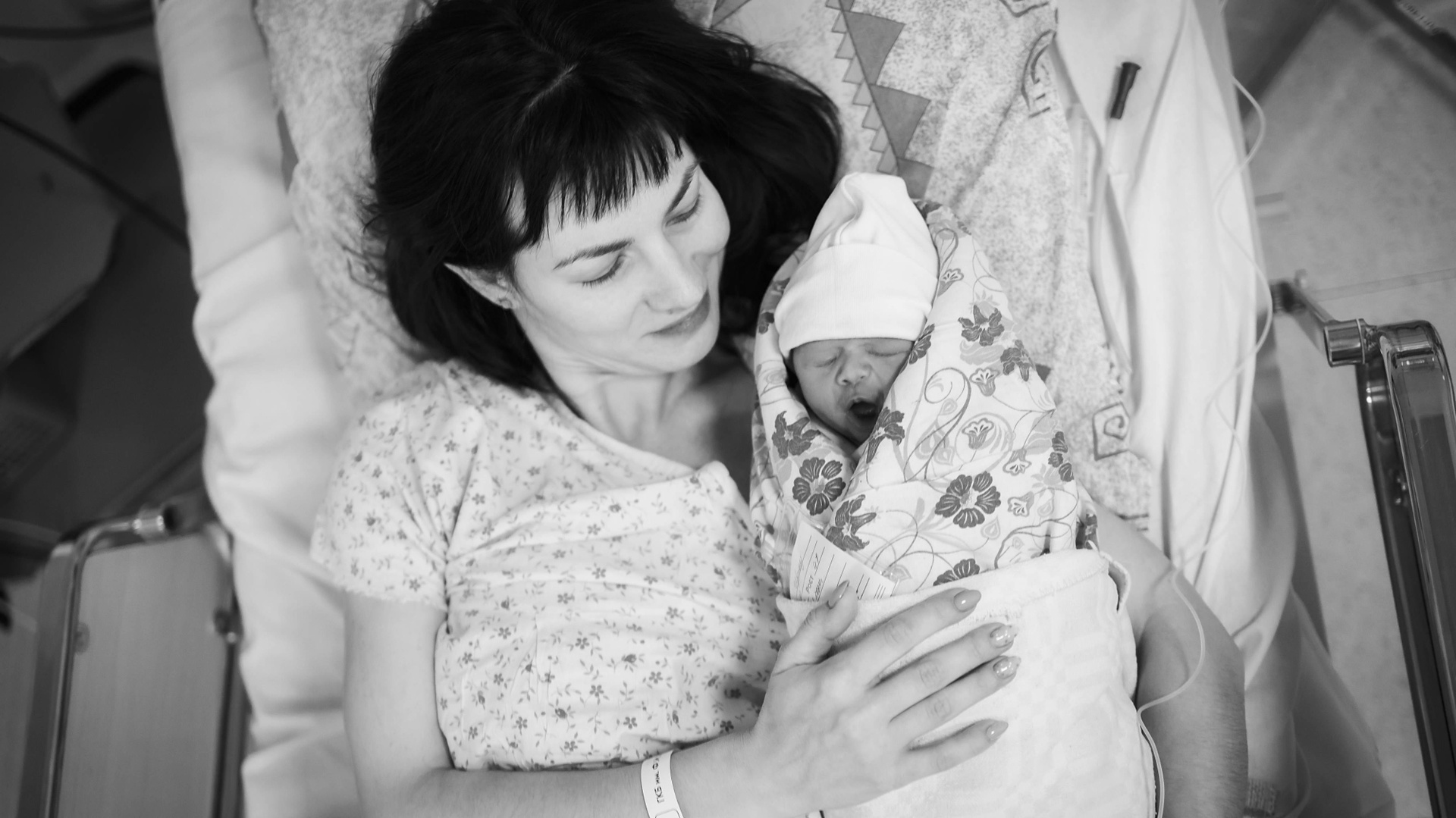 Видео рождения. Яна Кром Фотограф ньюборн в Москве