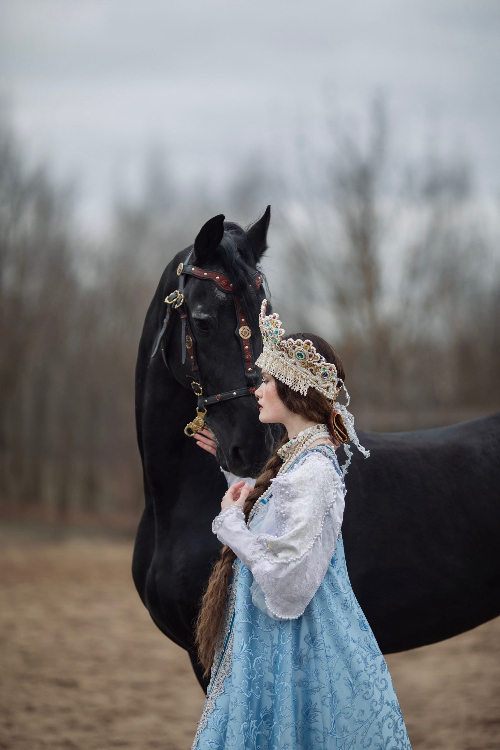 Снежная зима. Русские народные костюмы в Москве