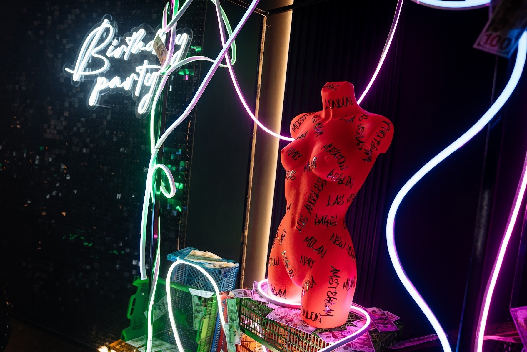 Mr. Black (лето). Аренда лофта в СПб для мероприятий