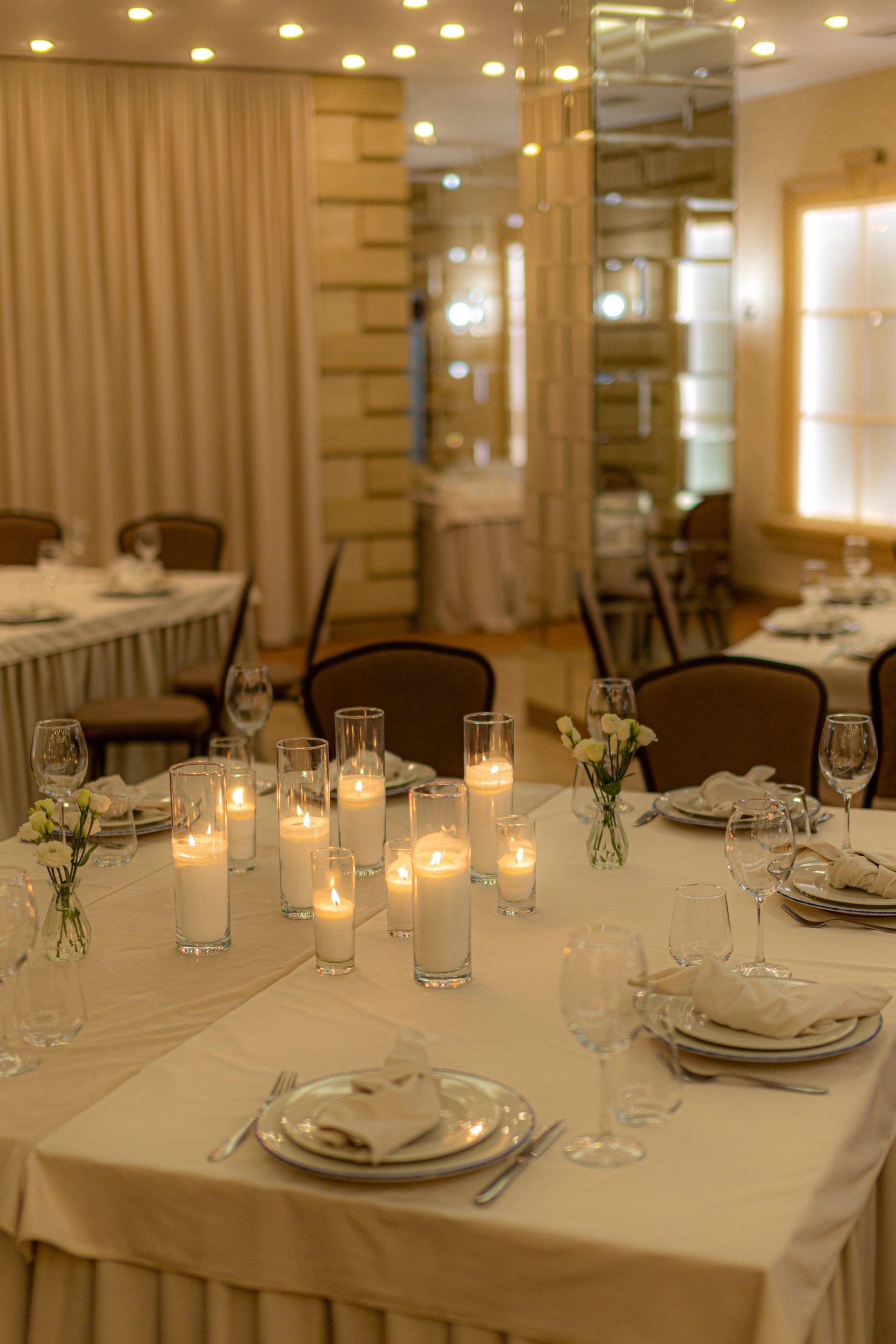 Банкетный зал ресторана Дача. Фотограф в Оренбурге. Профессиональный фотограф