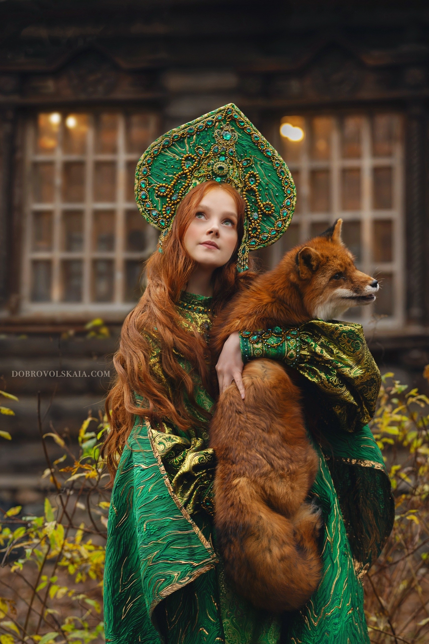 Малахитовая шкатулка. Русские народные костюмы в Москве