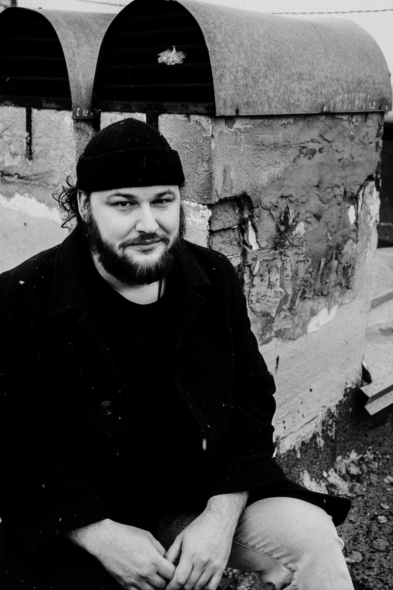 Мужской портрет на крыше в Тюмени Дарья Мустафина. Портретный фотограф Тюмень Дарья Мустафина