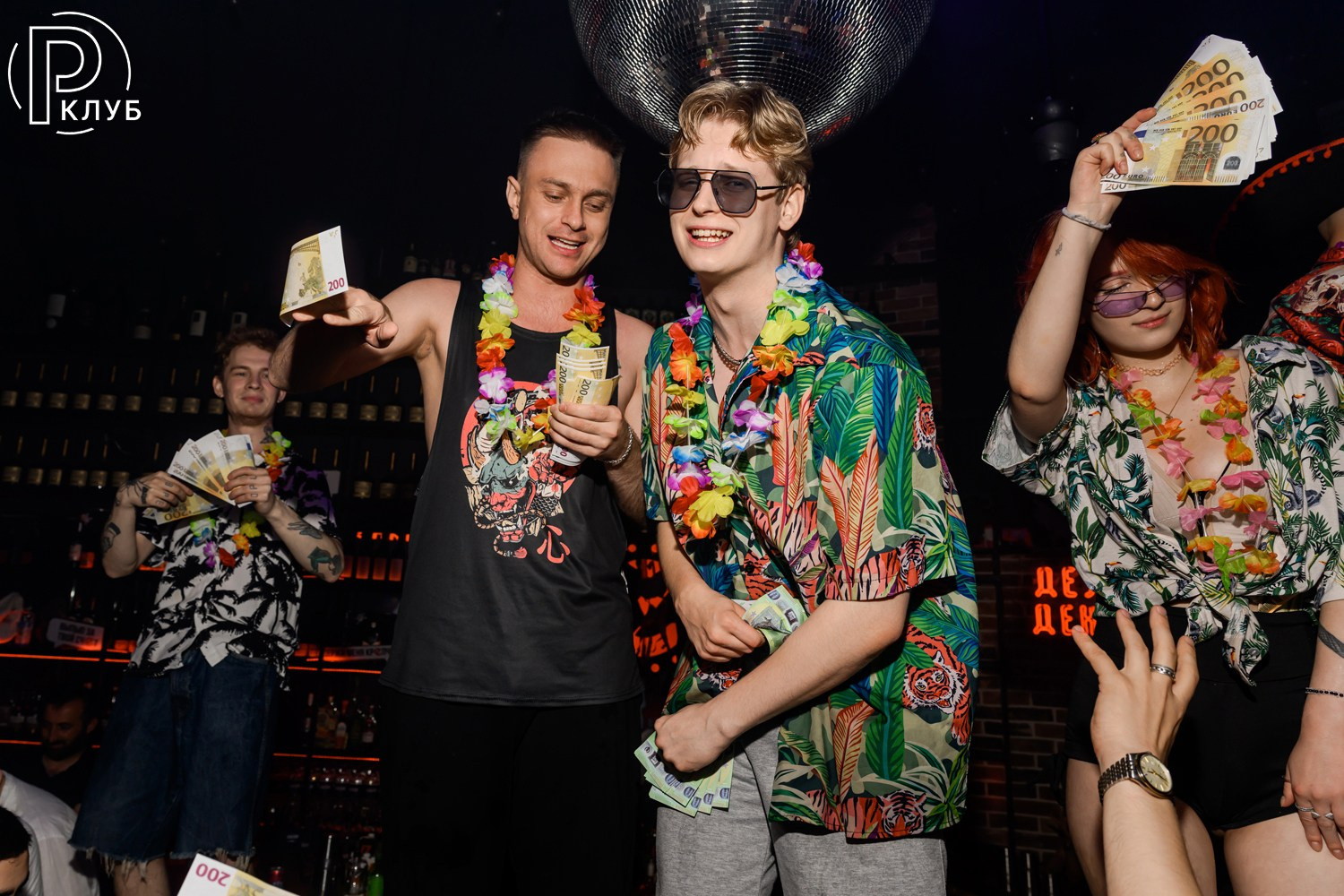 Небар Пятницкая 22.08.26. Фотопортал RClub — освещение ресторанной, светской и клубной жизни Москвы