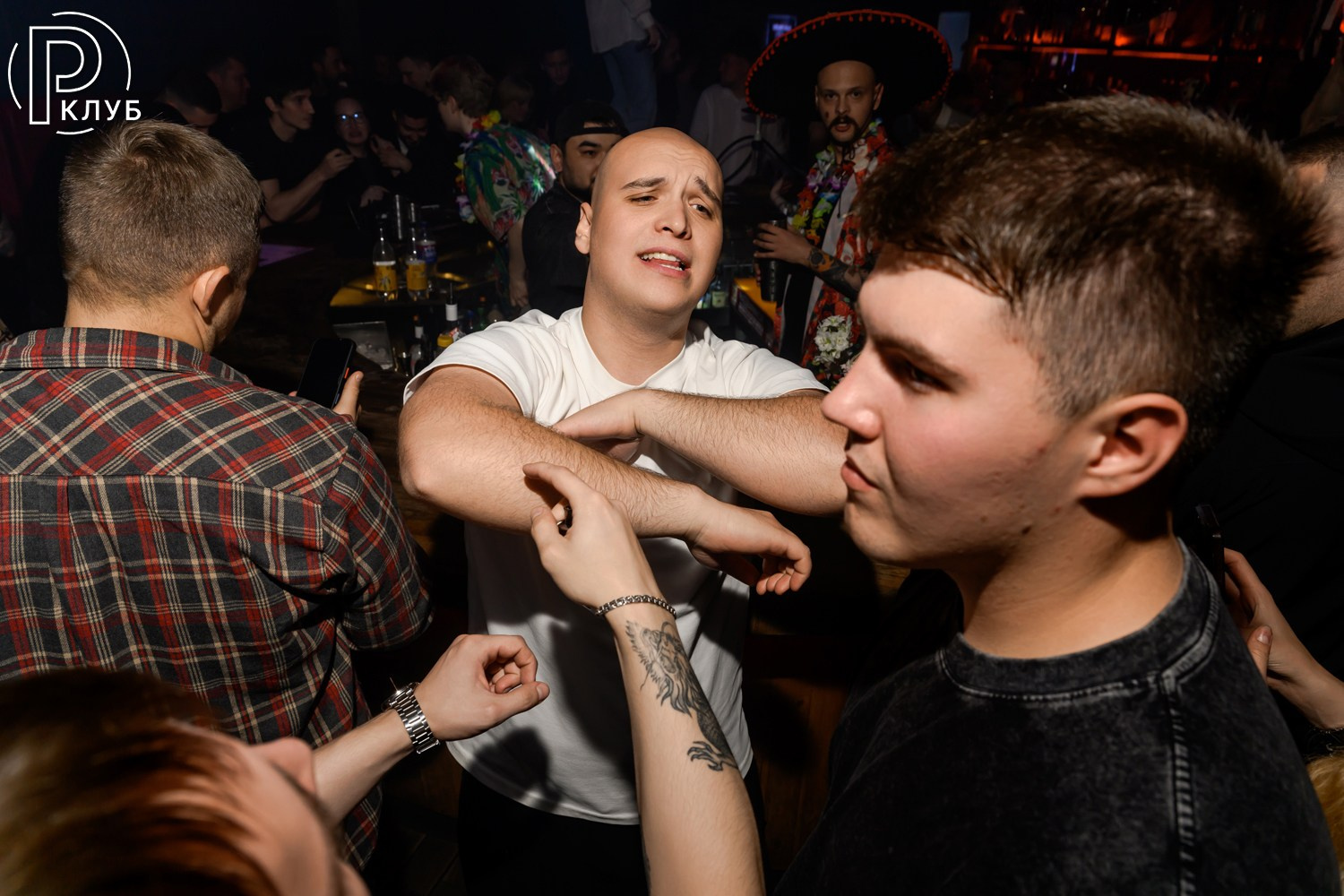 Небар Пятницкая 22.08.26. Фотопортал RClub — освещение ресторанной, светской и клубной жизни Москвы