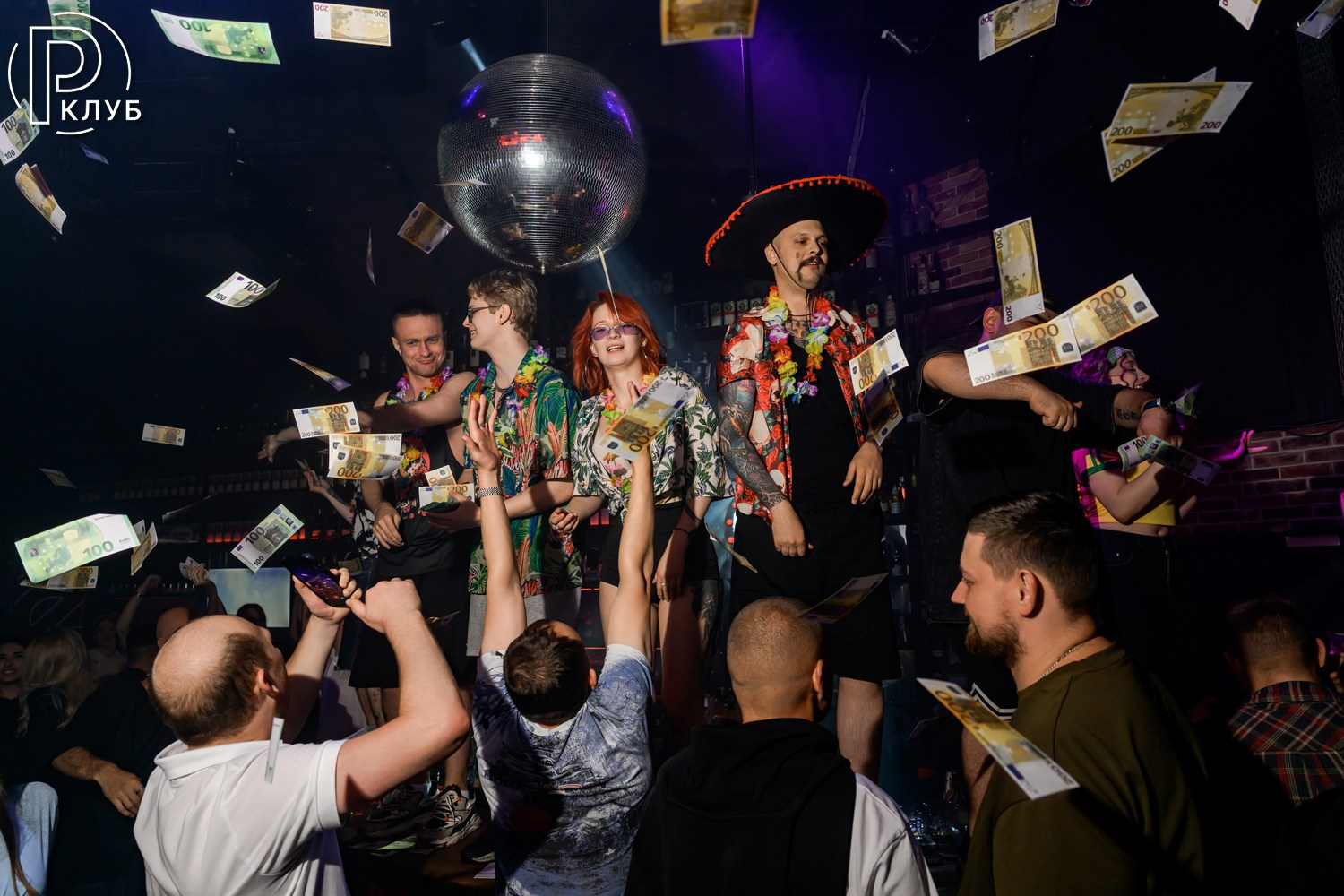 Небар Пятницкая 22.08.26. Фотопортал RClub — освещение ресторанной, светской и клубной жизни Москвы