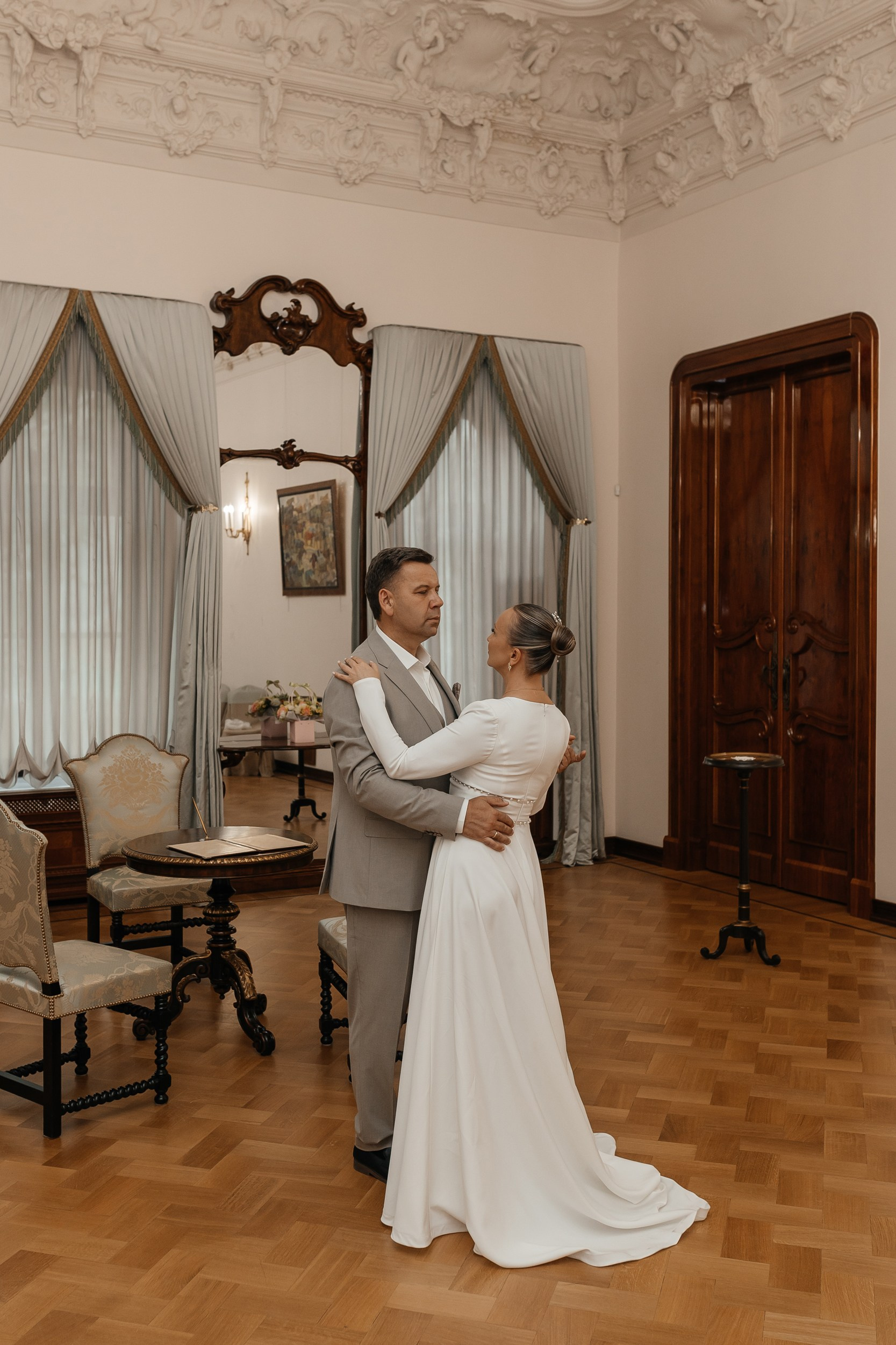 Свадебная фотосессия в усадьбе Зубовых в Москве