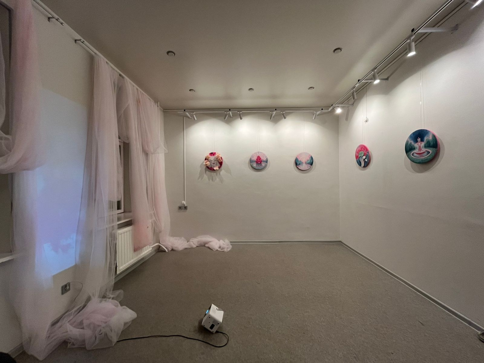 7 минут в раю. Елизавета Иванова — независимый куратор, культуролог, исследователь художественных практик, художник