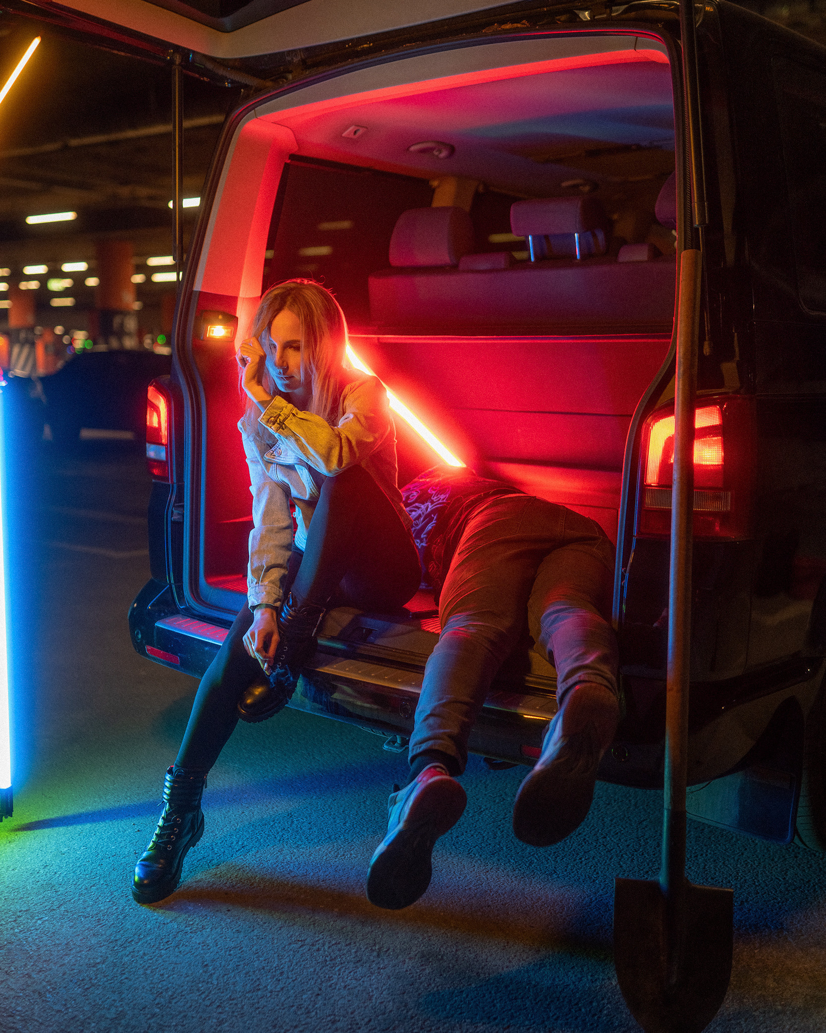 Фотосессия Елены с цветным светом Екатеринбург