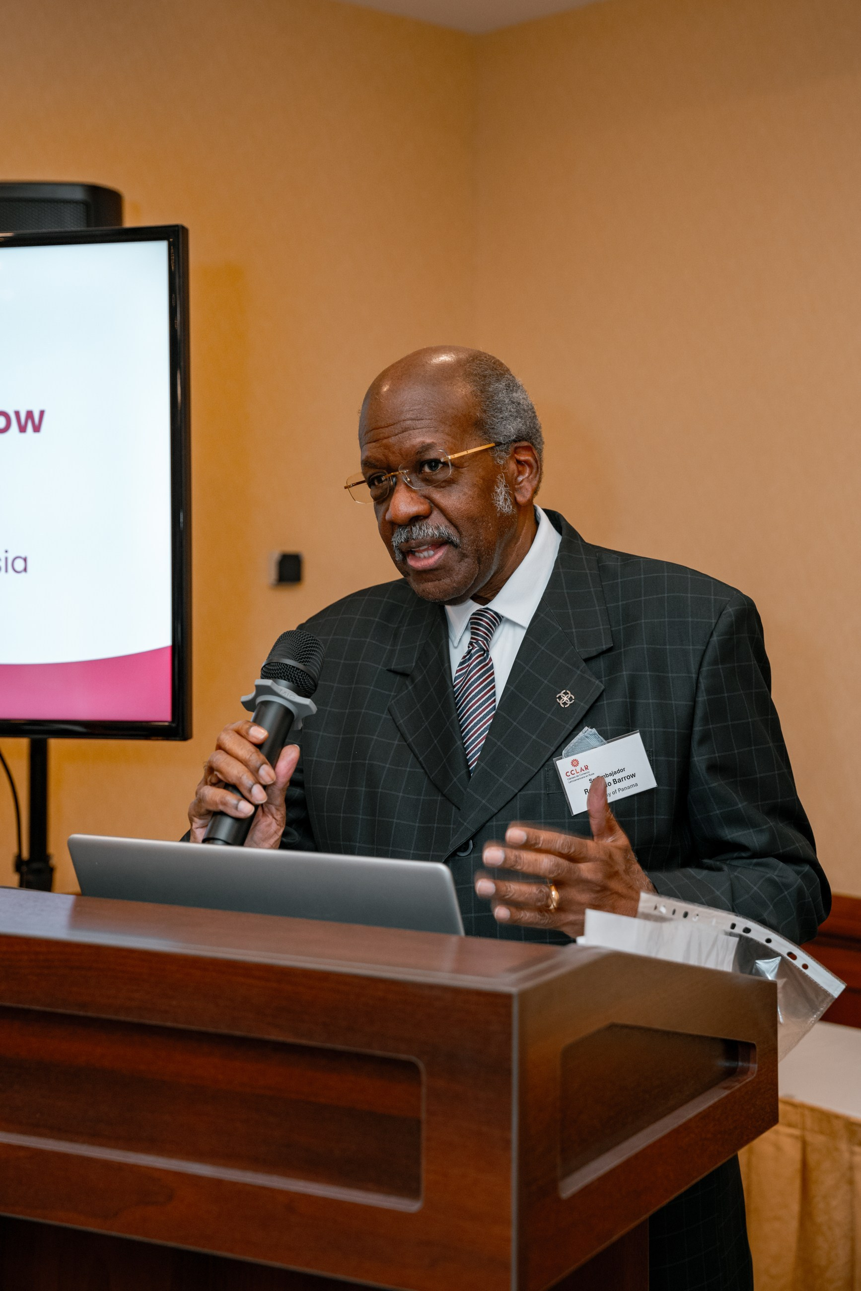 Услуги фотографа на конференции. Репортажный фотограф в Москве Измалков Артем