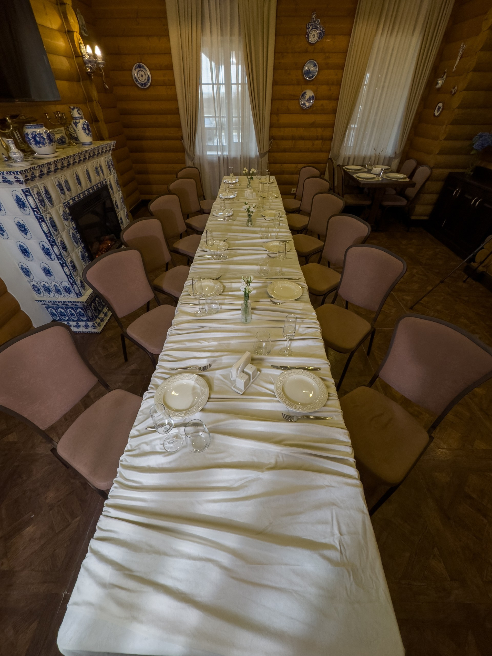 Банкетный зал «Гжель», ресторана «Дача ". Фотограф в Оренбурге. Профессиональный фотограф