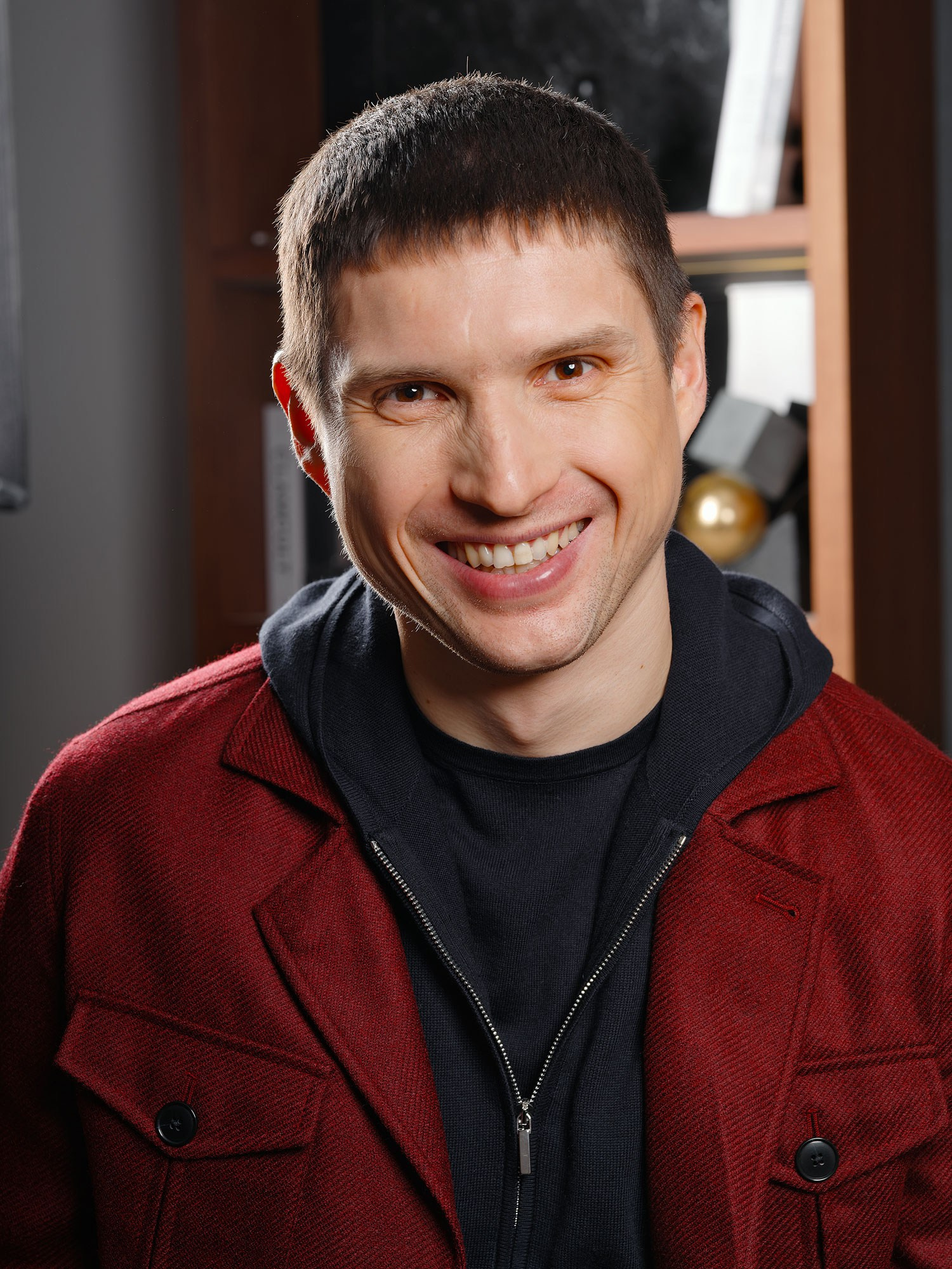 Олимпийский чемпион, чемпион мира и двукратный обладатель Кубка Гагарина, лучший бомбардир в истории КХЛ и официальный амбассадор бренда INDEVER Вадим Шипачёв