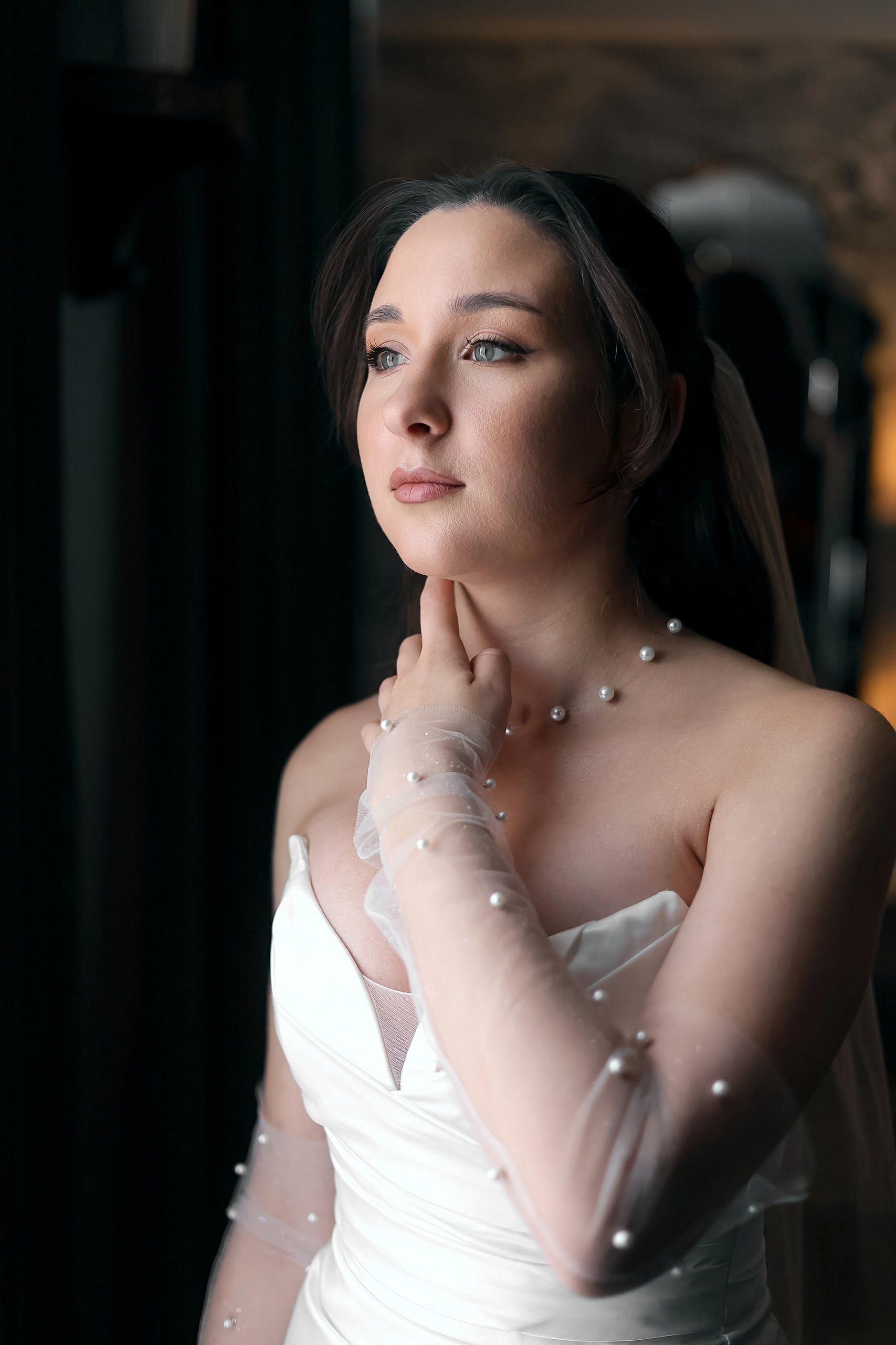 Фотосессия невесты в отеле